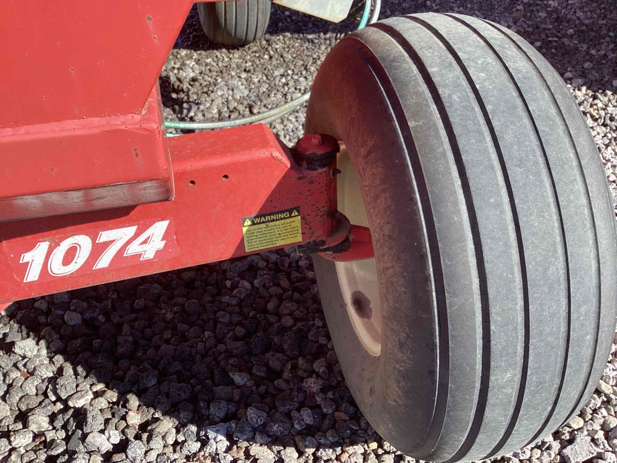 E-Z Trail 3400 Gravity Wagon with Honda EX27 9HP Gas Engine