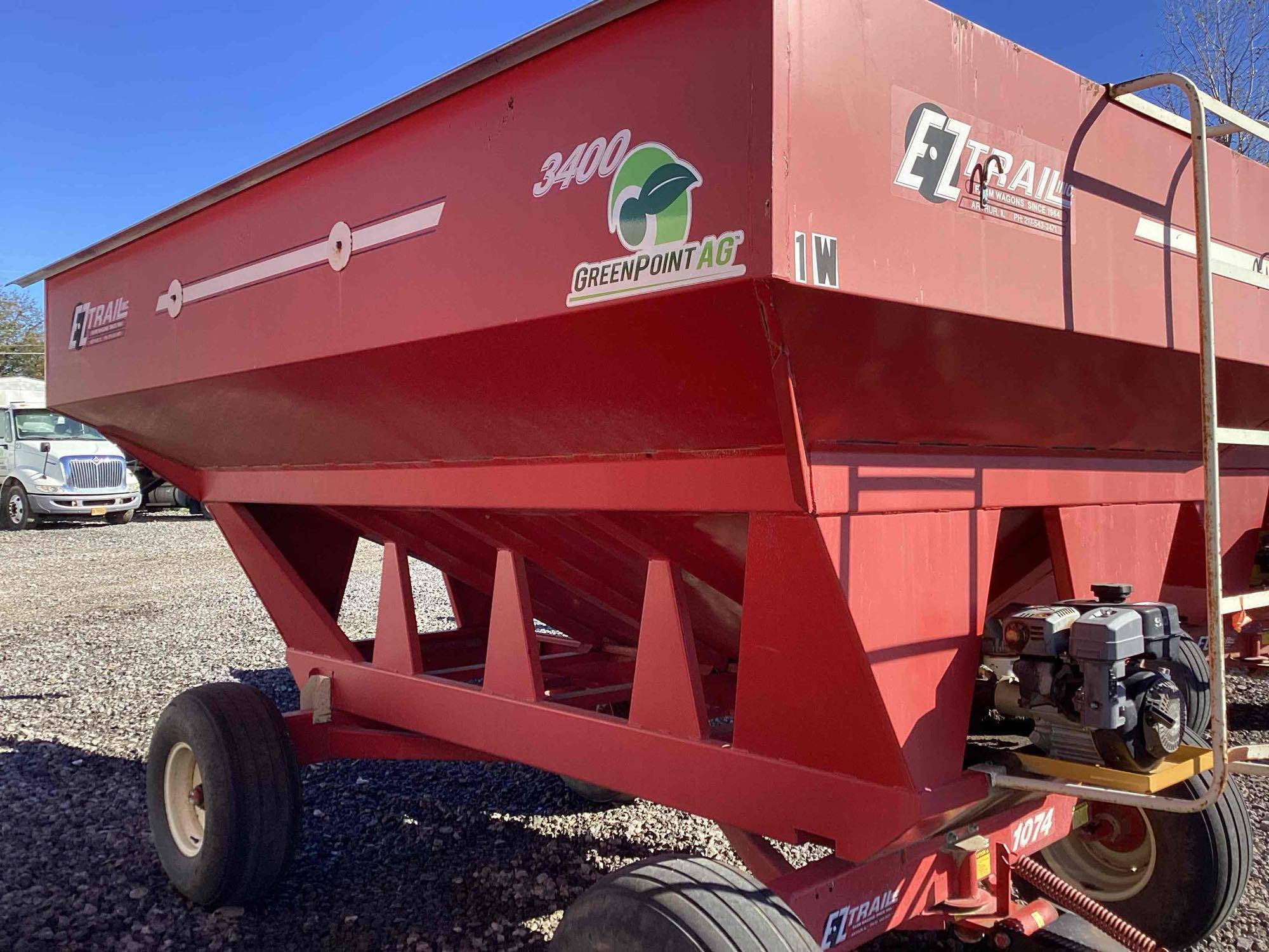 E-Z Trail 3400 Gravity Wagon with Honda EX27 9HP Gas Engine