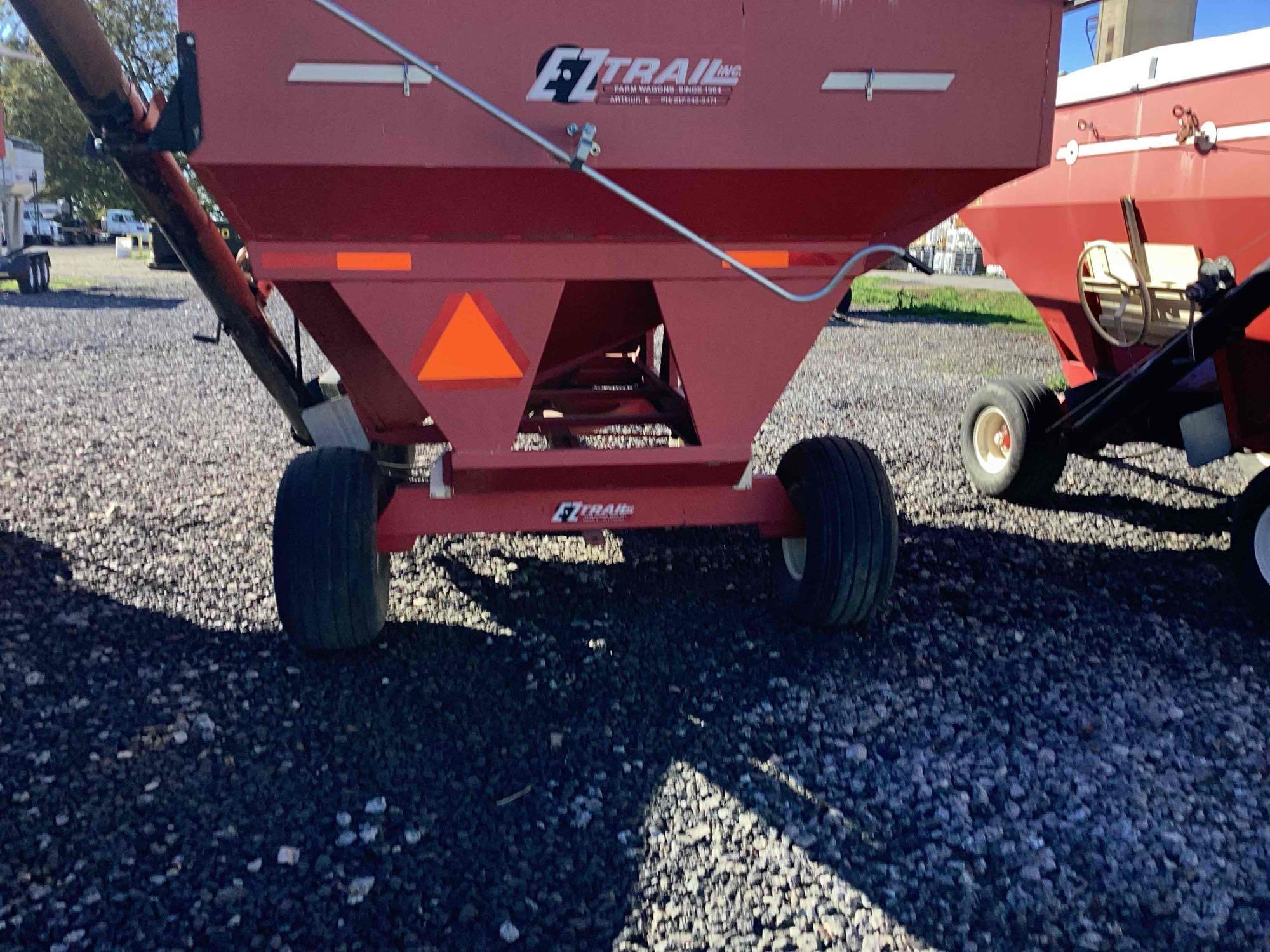 E-Z Trail 3400 Gravity Wagon with Honda EX27 9HP Gas Engine