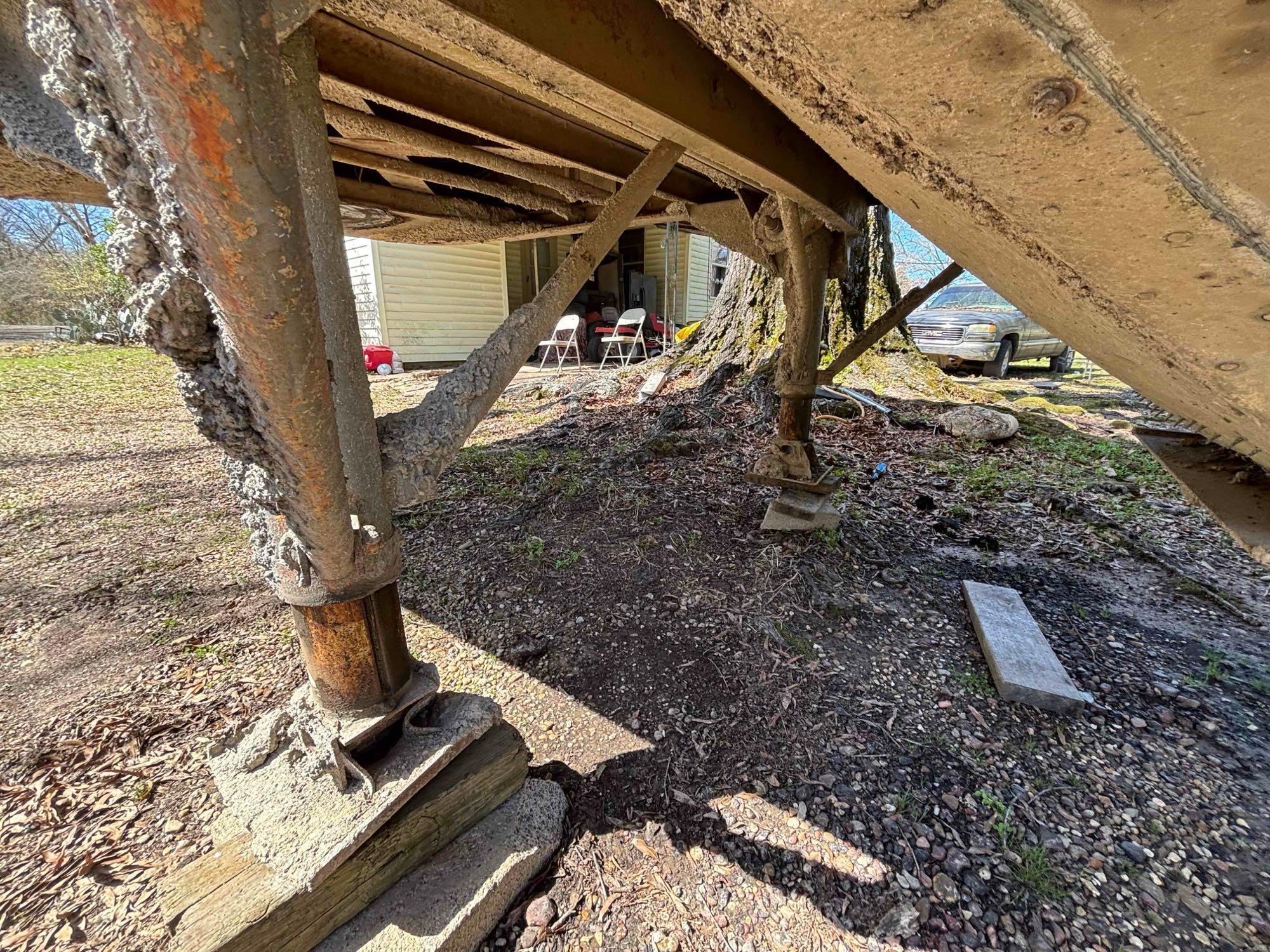 1973 Timpte 40-Foot Hopper Bottom Grain Trailer - Leaf Spring Suspension and Well-Maintained Tarp