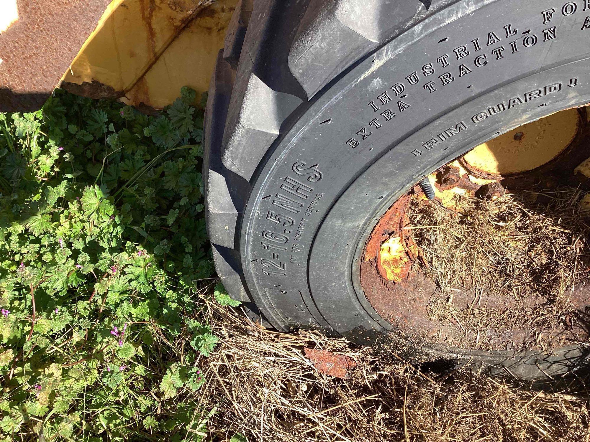 Cat 242D Skid Steer Loader - Inoperable/For Parts Only/ No Engine