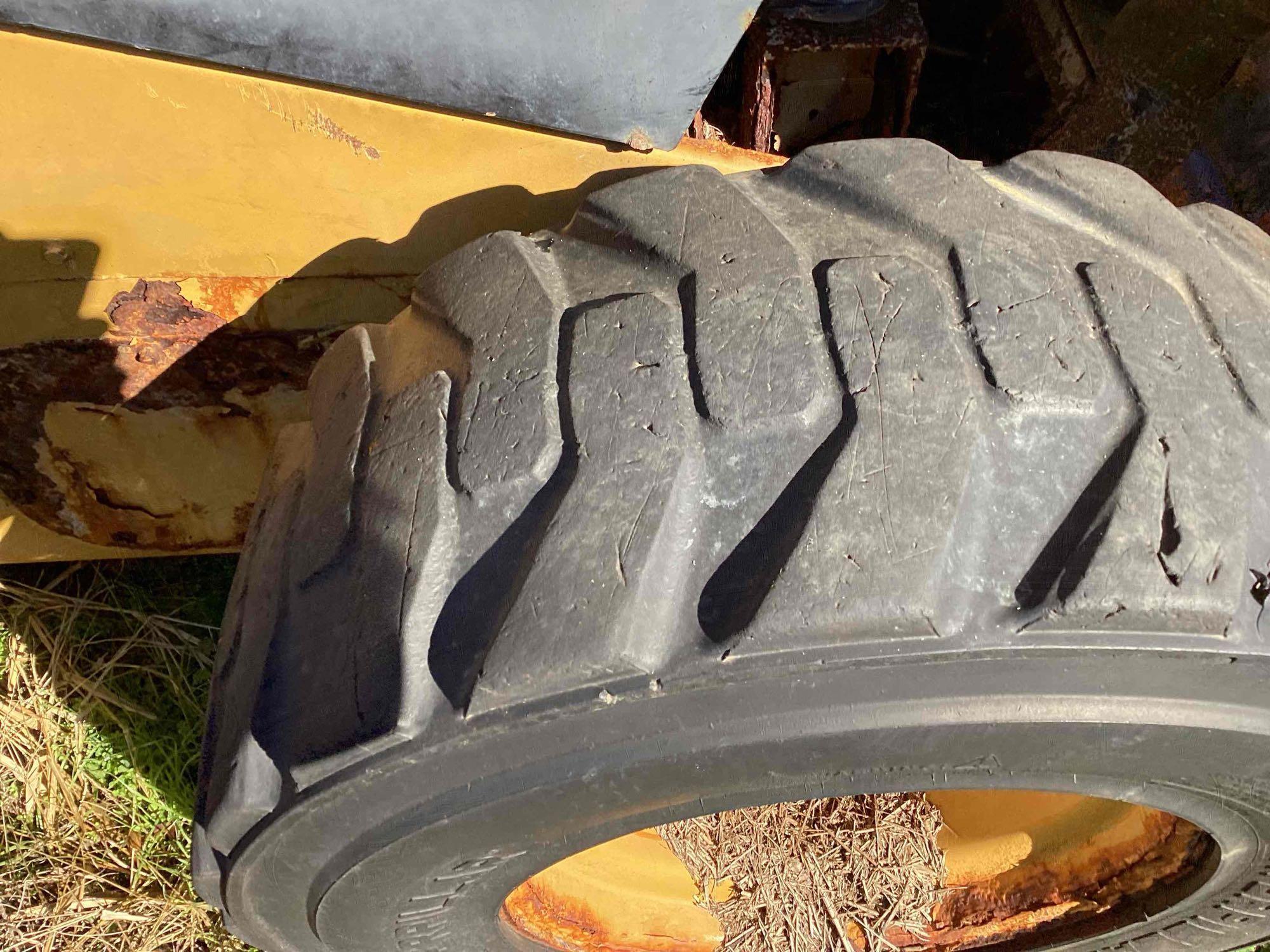 Cat 242D Skid Steer Loader - Inoperable/For Parts Only/ No Engine