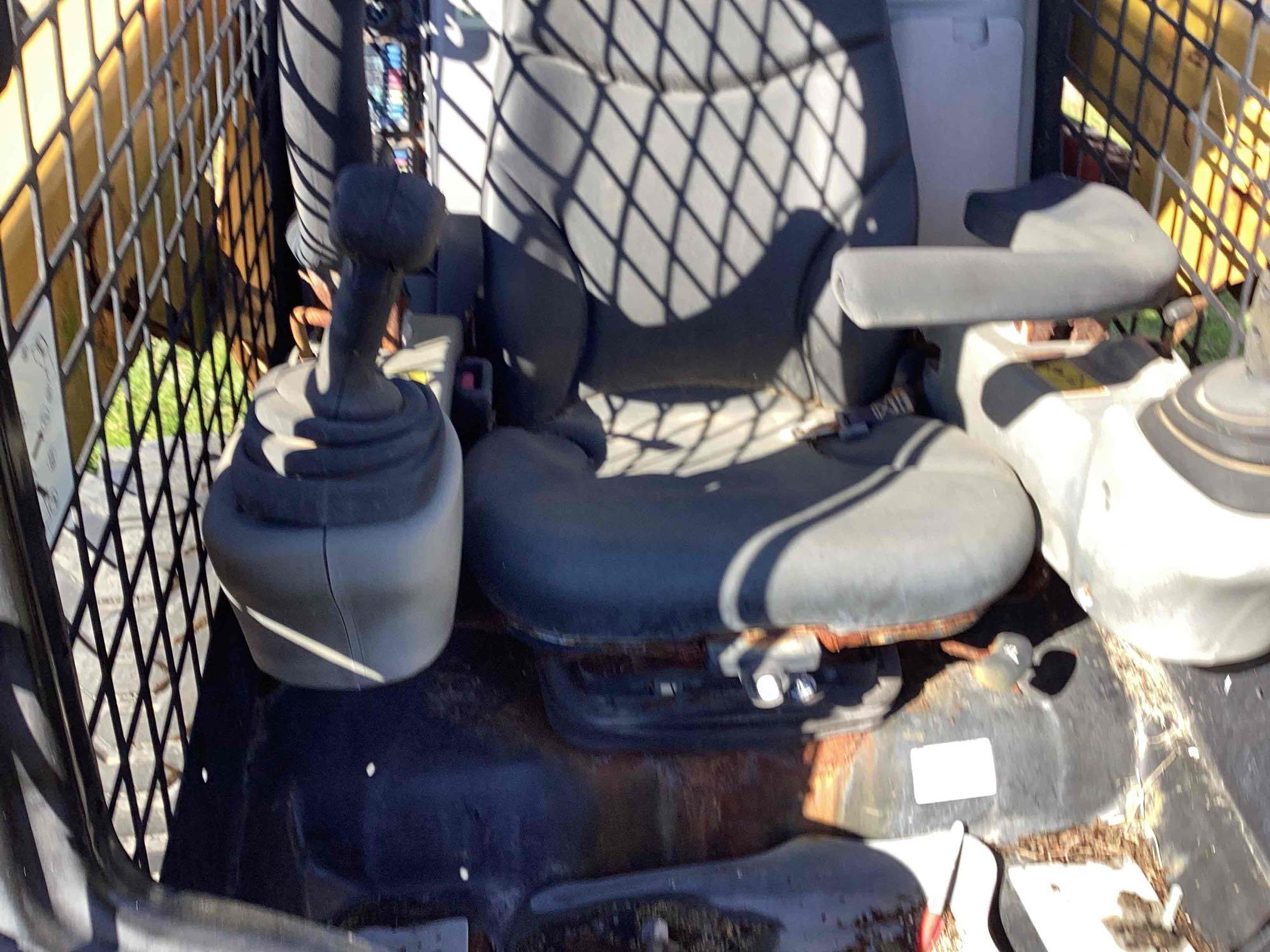Cat 242D Skid Steer Loader - Inoperable/For Parts Only/ No Engine