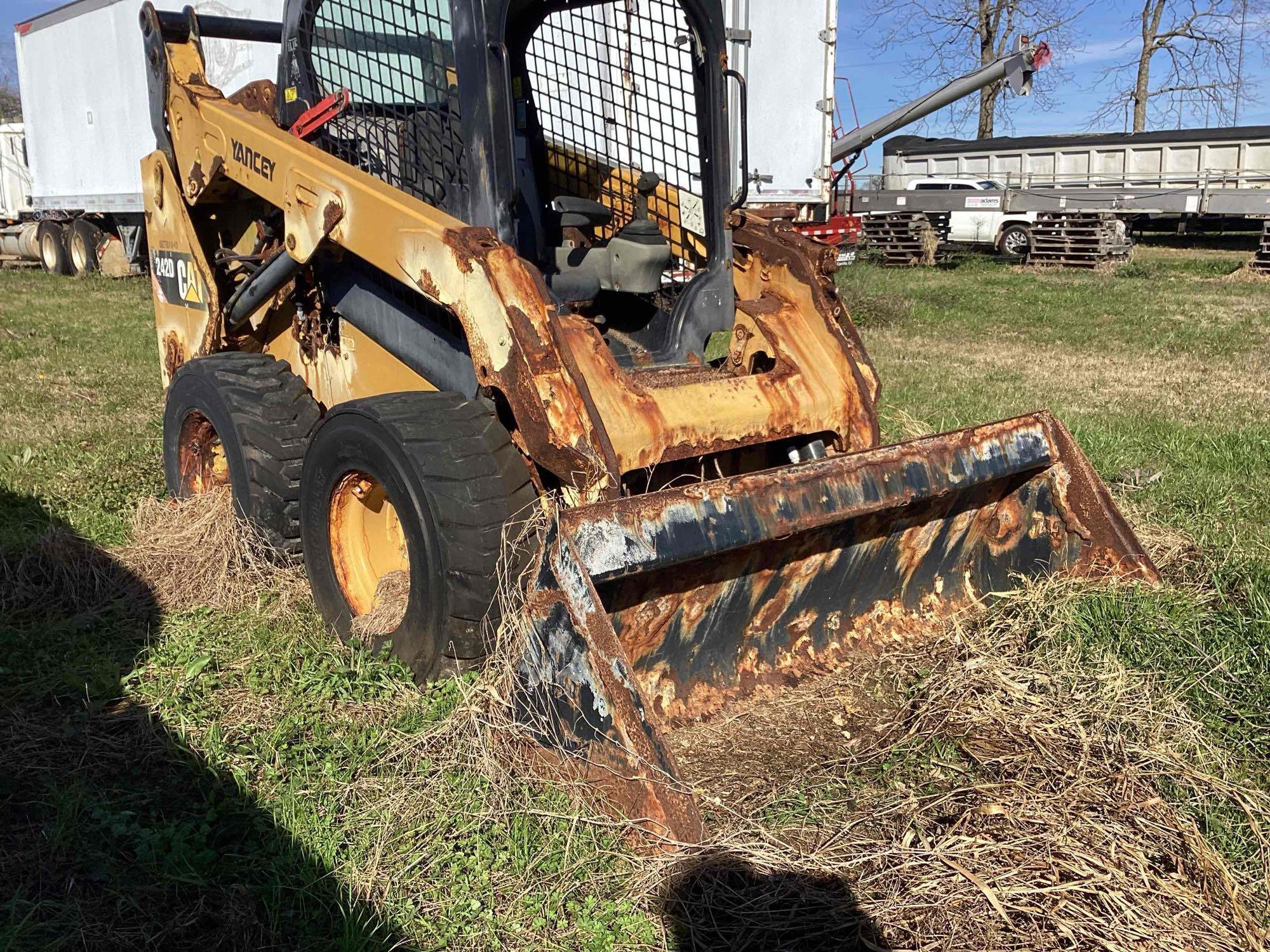 Cat 242D Skid Steer Loader - Inoperable/For Parts Only/ No Engine