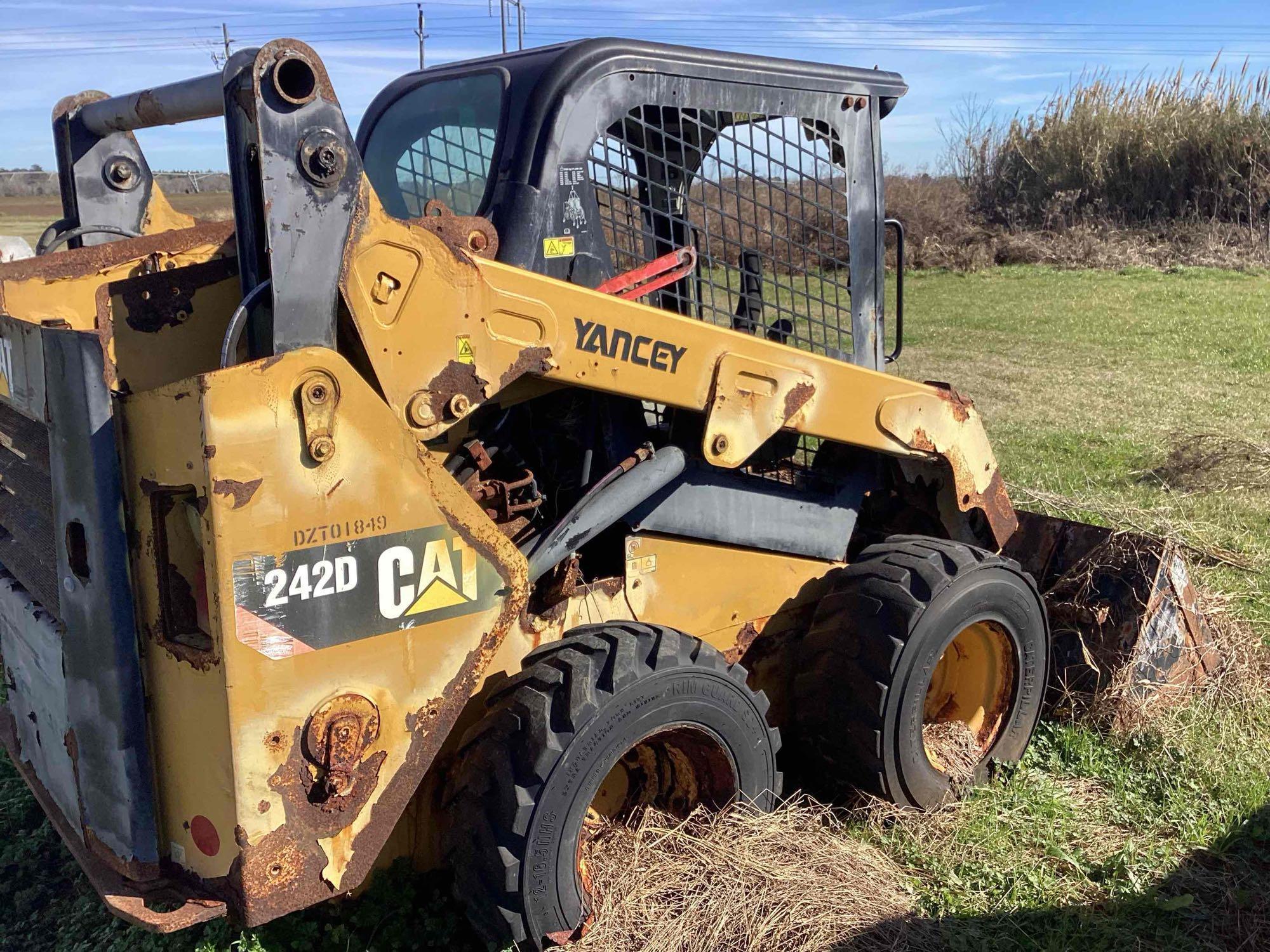 Cat 242D Skid Steer Loader - Inoperable/For Parts Only/ No Engine