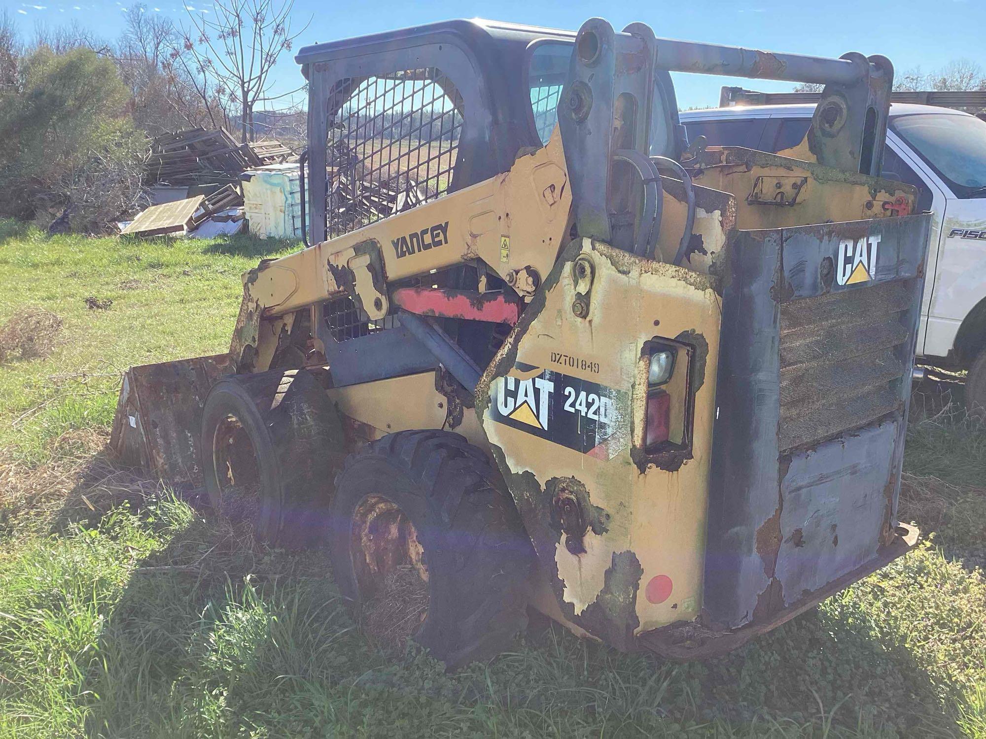 Cat 242D Skid Steer Loader - Inoperable/For Parts Only/ No Engine