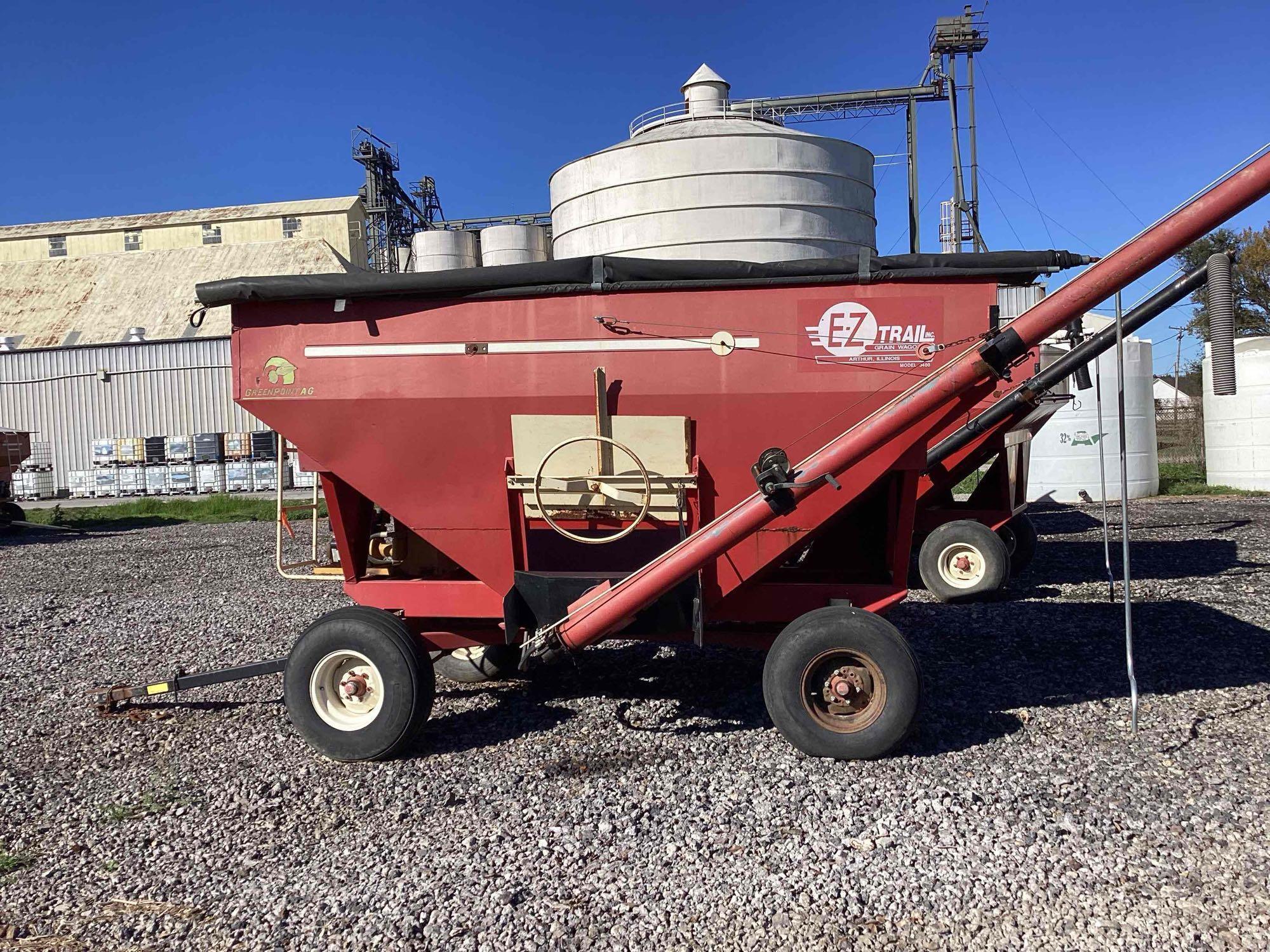 E-Z Trail 3400 Gravity Wagon with Honda EX27 9HP Gas Engine