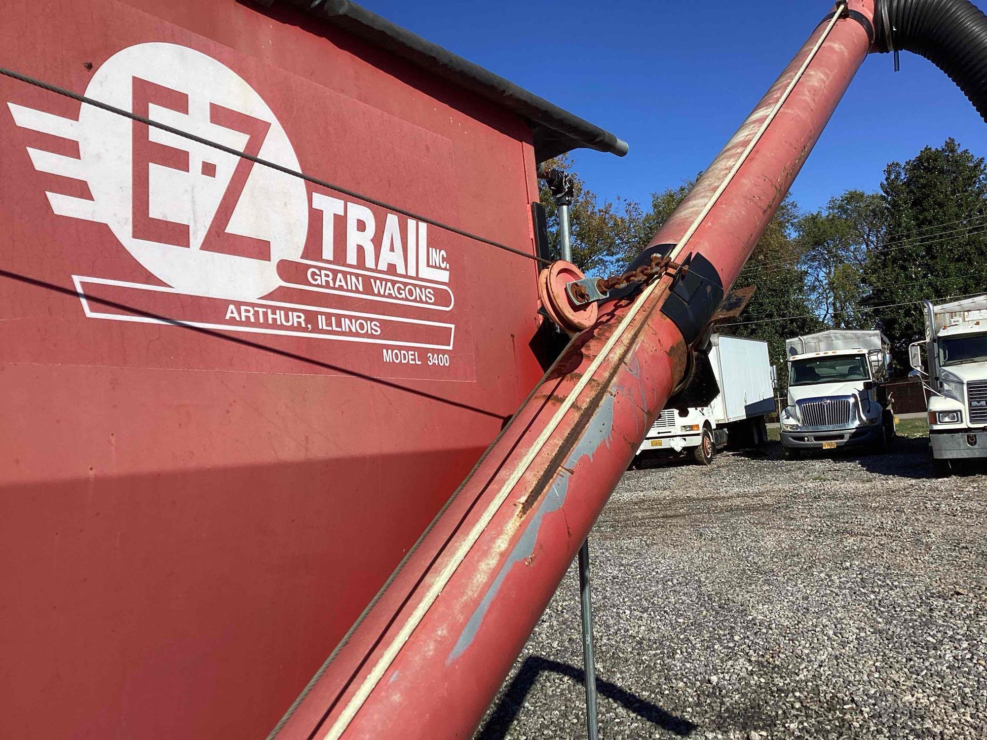 E-Z Trail 3400 Gravity Wagon with Honda EX27 9HP Gas Engine