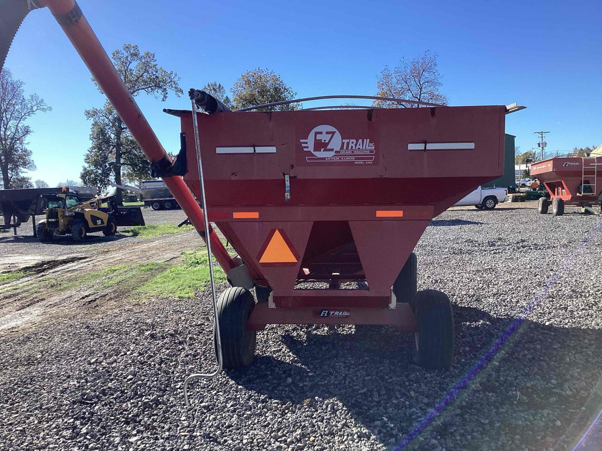 E-Z Trail 3400 Gravity Wagon with Honda EX27 9HP Gas Engine