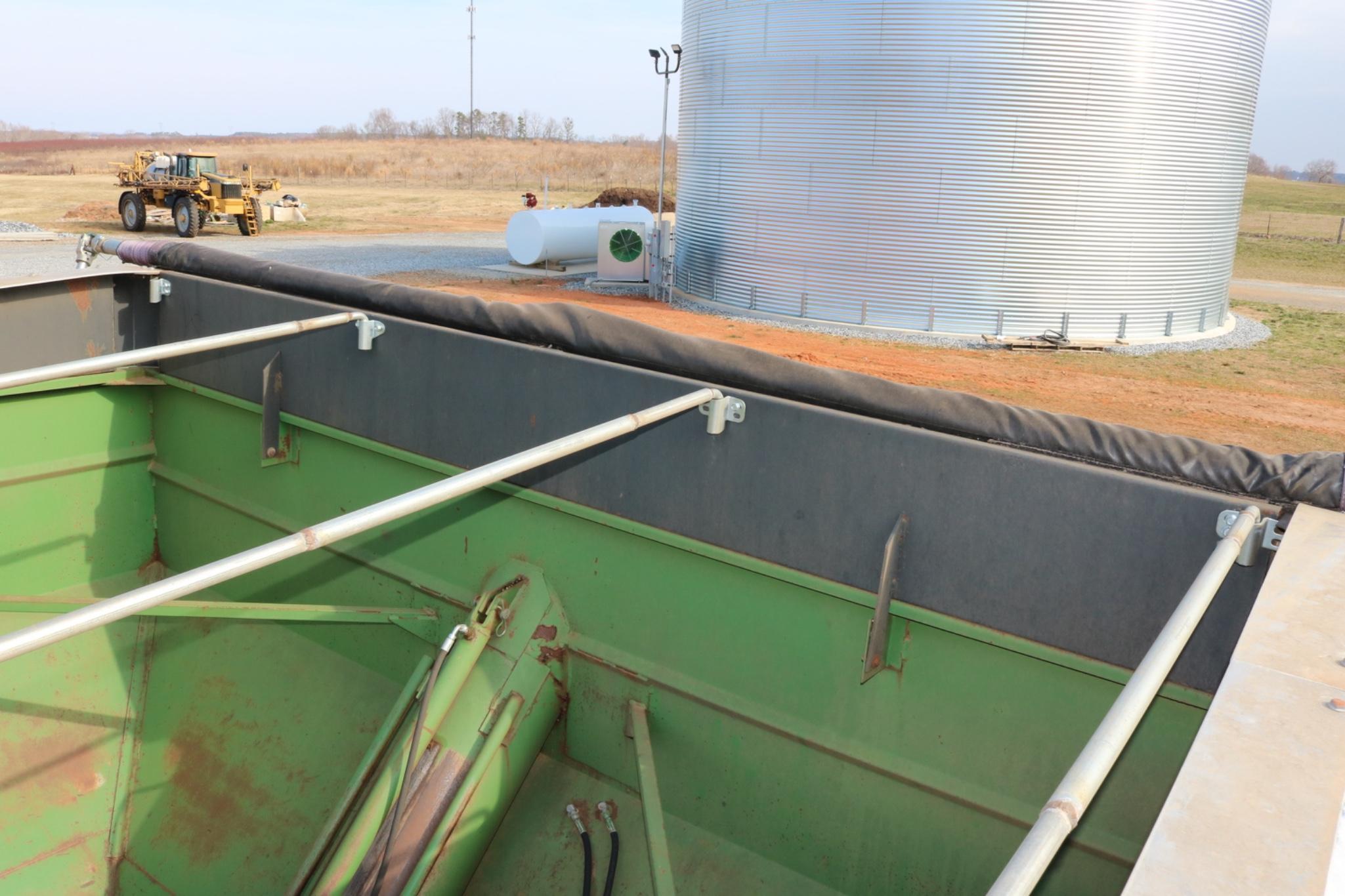 Brent 420 Grain Cart  420 Bushel Capacity  540 PTO  Field-Ready
