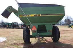 Brent 420 Grain Cart  420 Bushel Capacity  540 PTO  Field-Ready