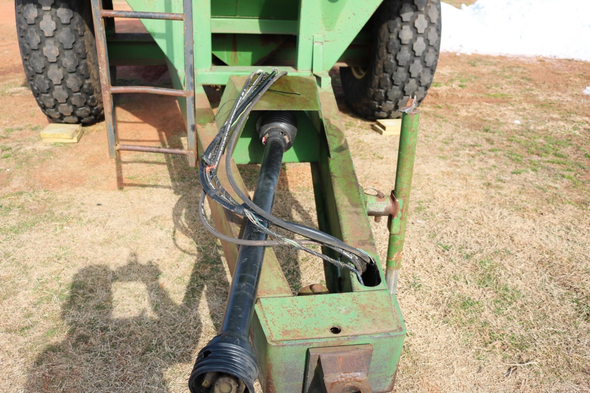 Brent 420 Grain Cart  420 Bushel Capacity  540 PTO  Field-Ready