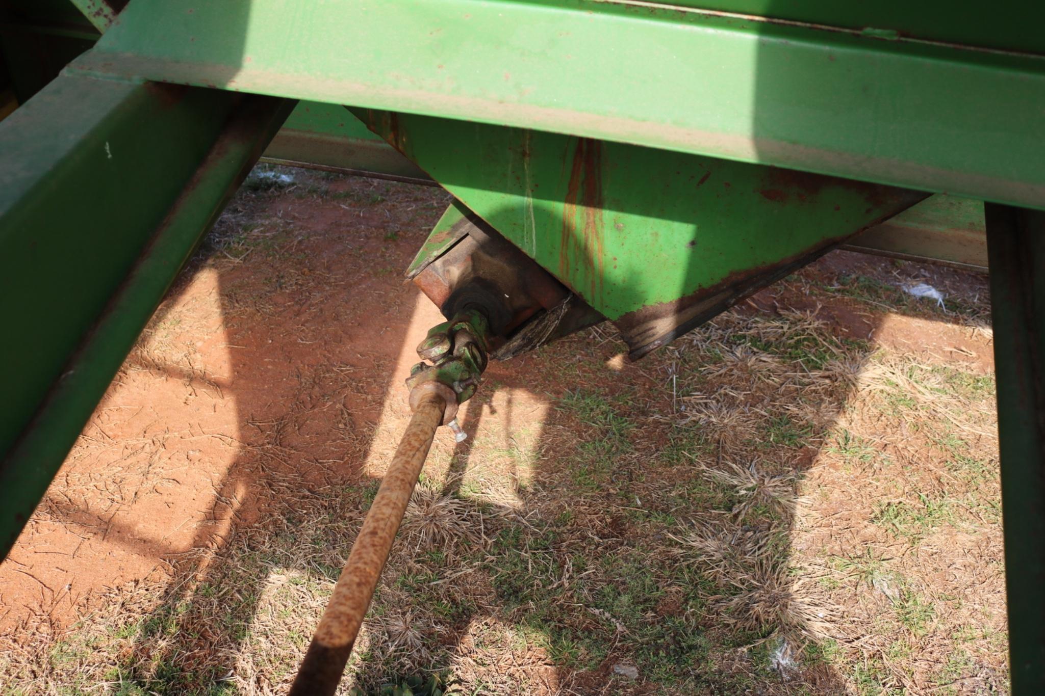 Brent 420 Grain Cart  420 Bushel Capacity  540 PTO  Field-Ready