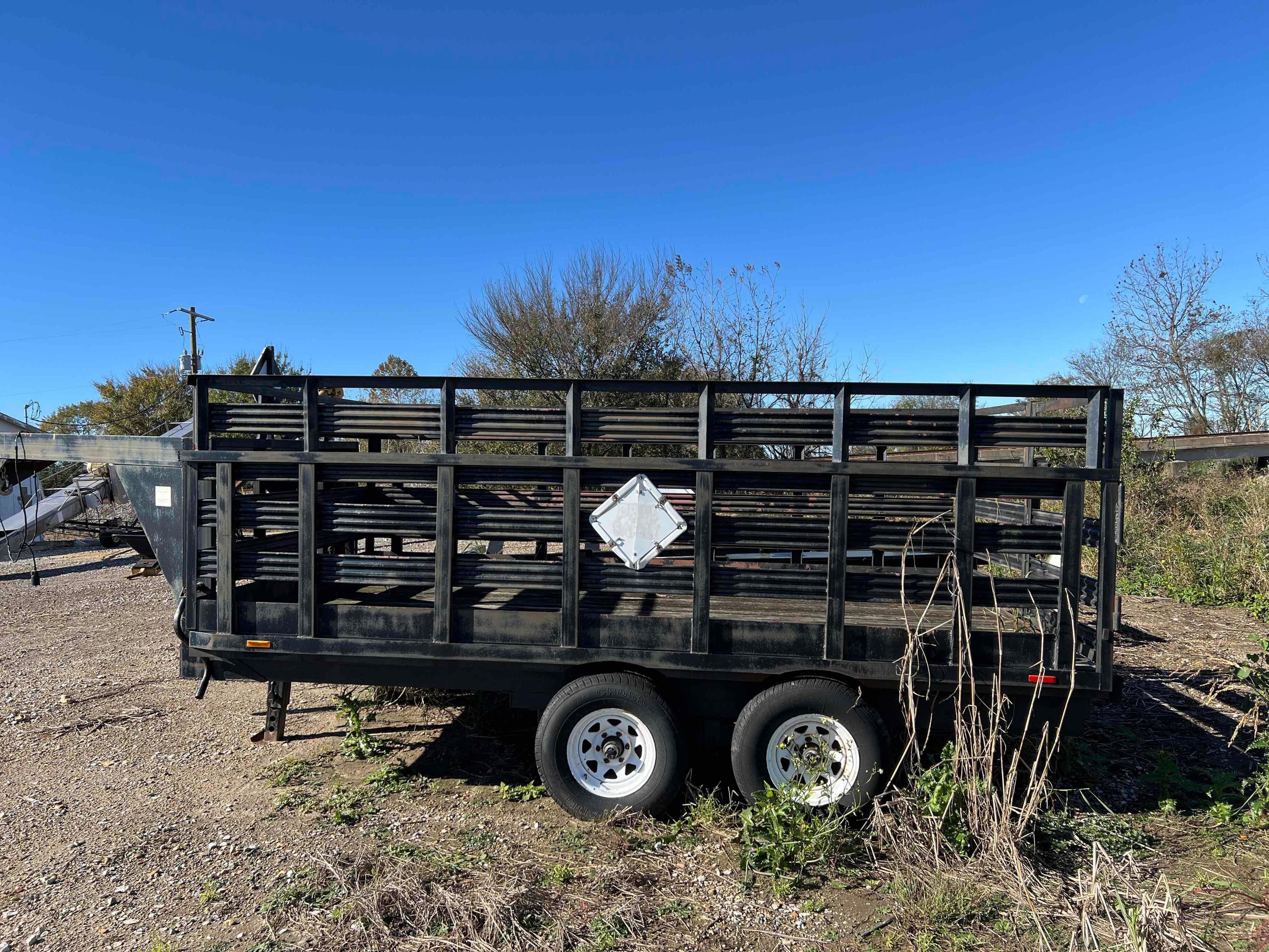 Fifth wheel multi use trailer.