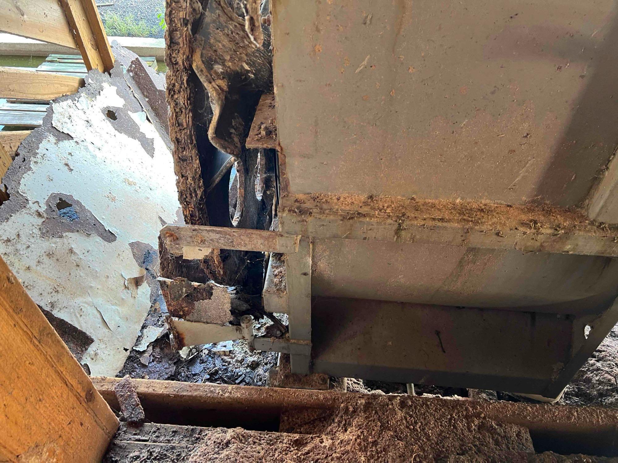 Adams 8 Ton Weigh Hopper