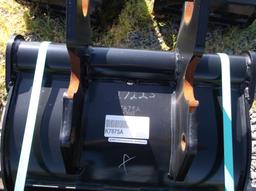 Kubota 24in Quick Attach Compact Excavator Tooth Bucket