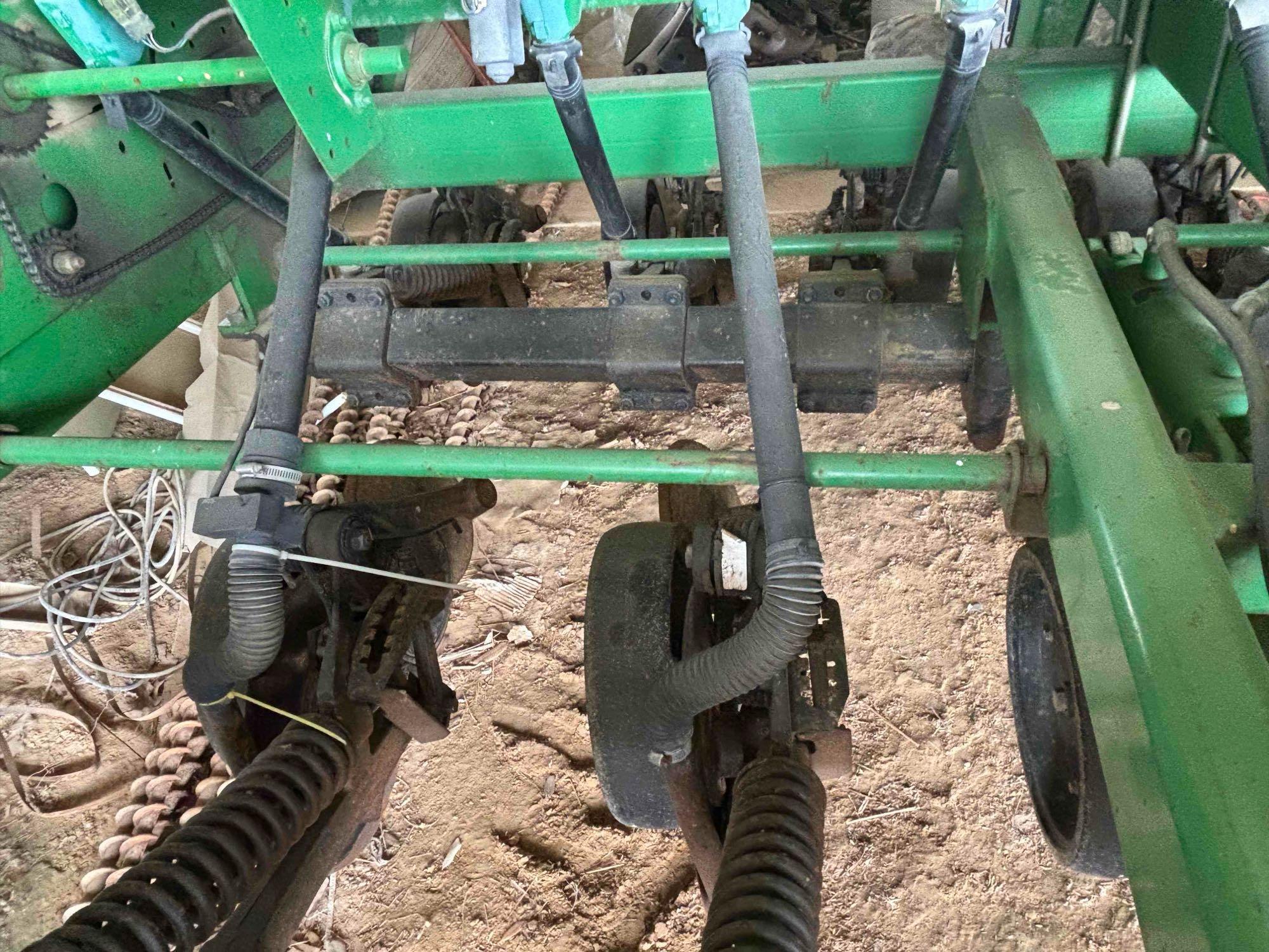 John Deere 1590 Drill