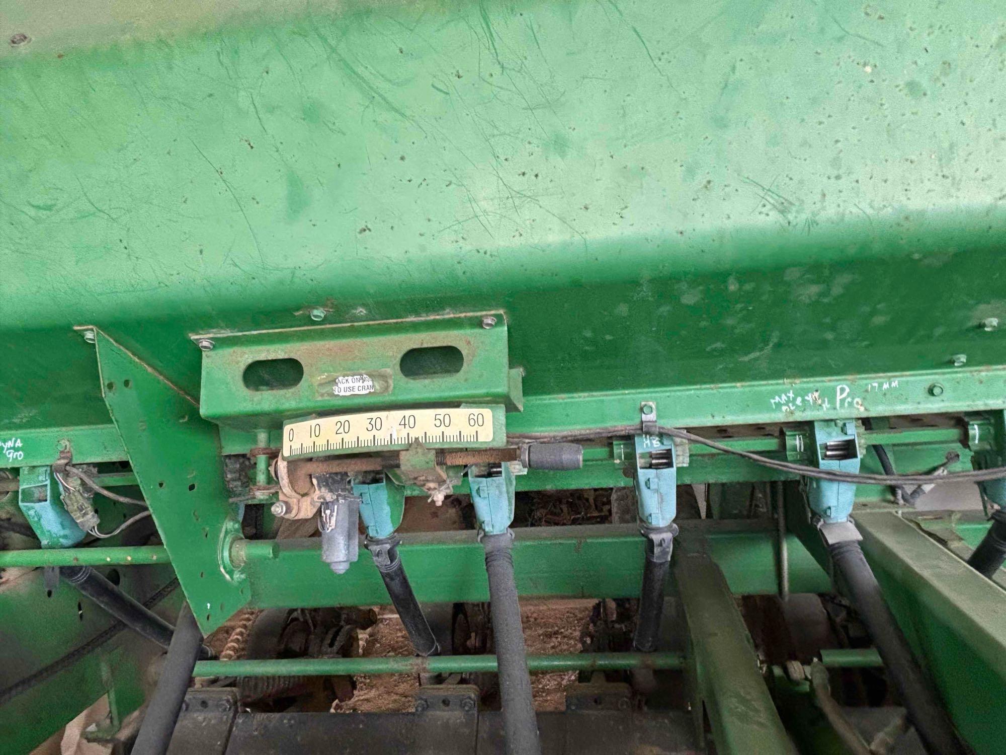 John Deere 1590 Drill