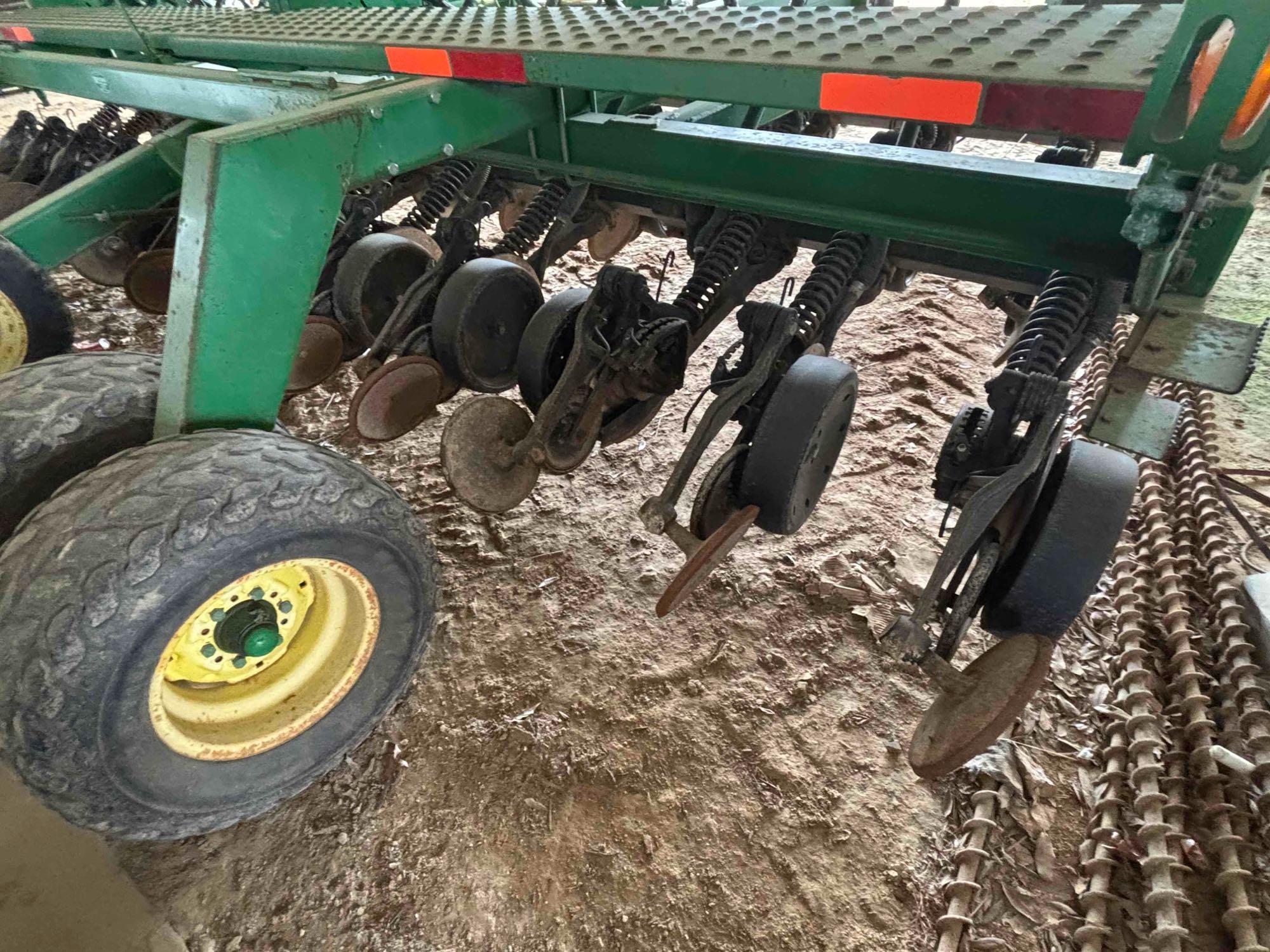 John Deere 1590 Drill