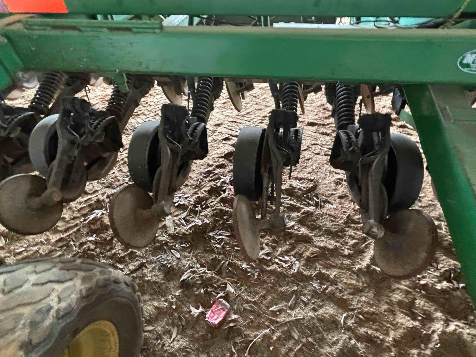 John Deere 1590 Drill
