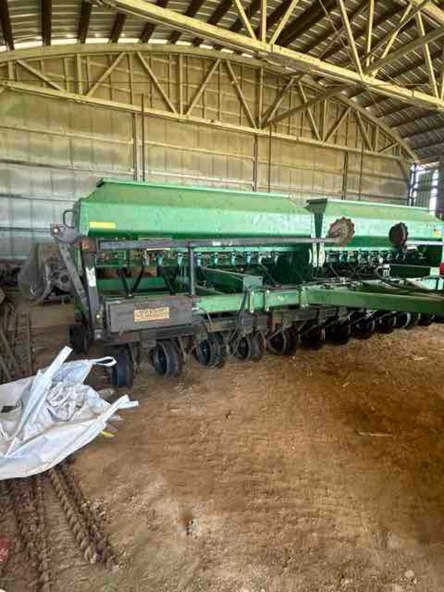 John Deere 1590 Drill
