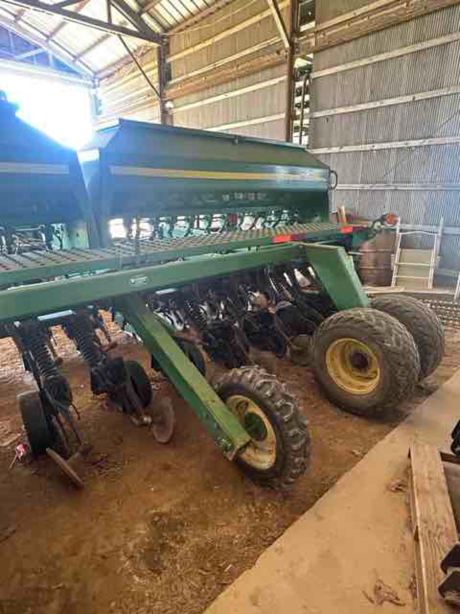 John Deere 1590 Drill