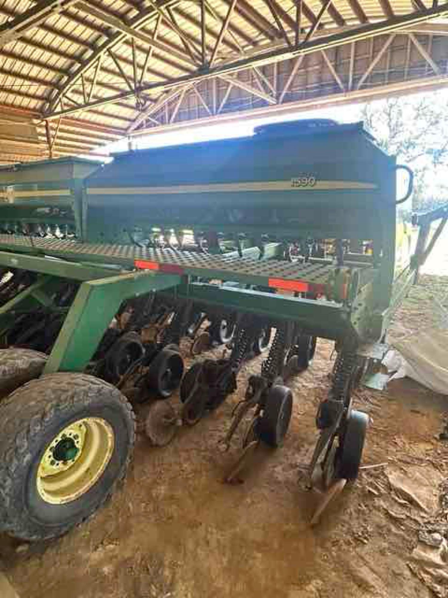 John Deere 1590 Drill
