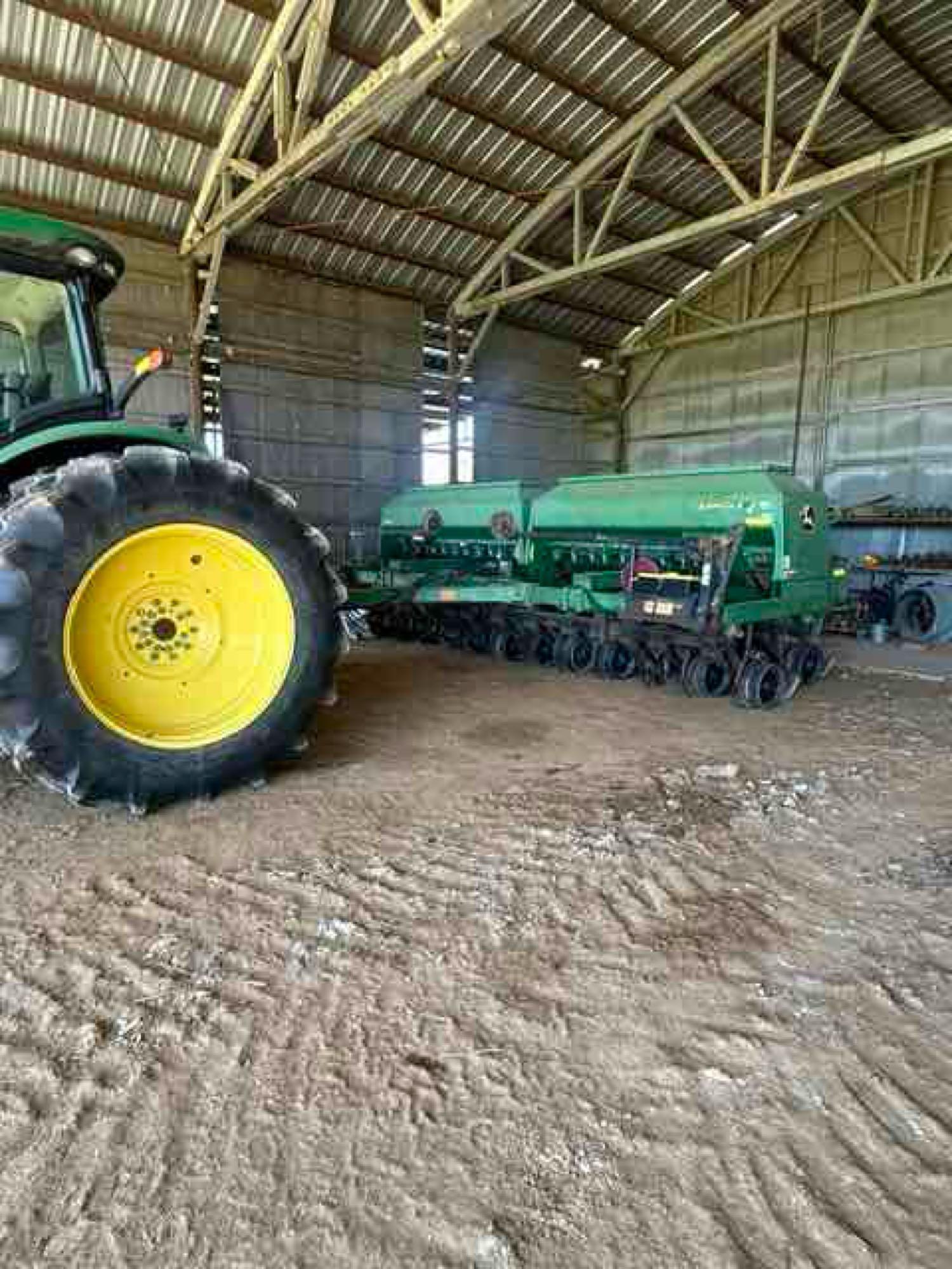 John Deere 1590 Drill