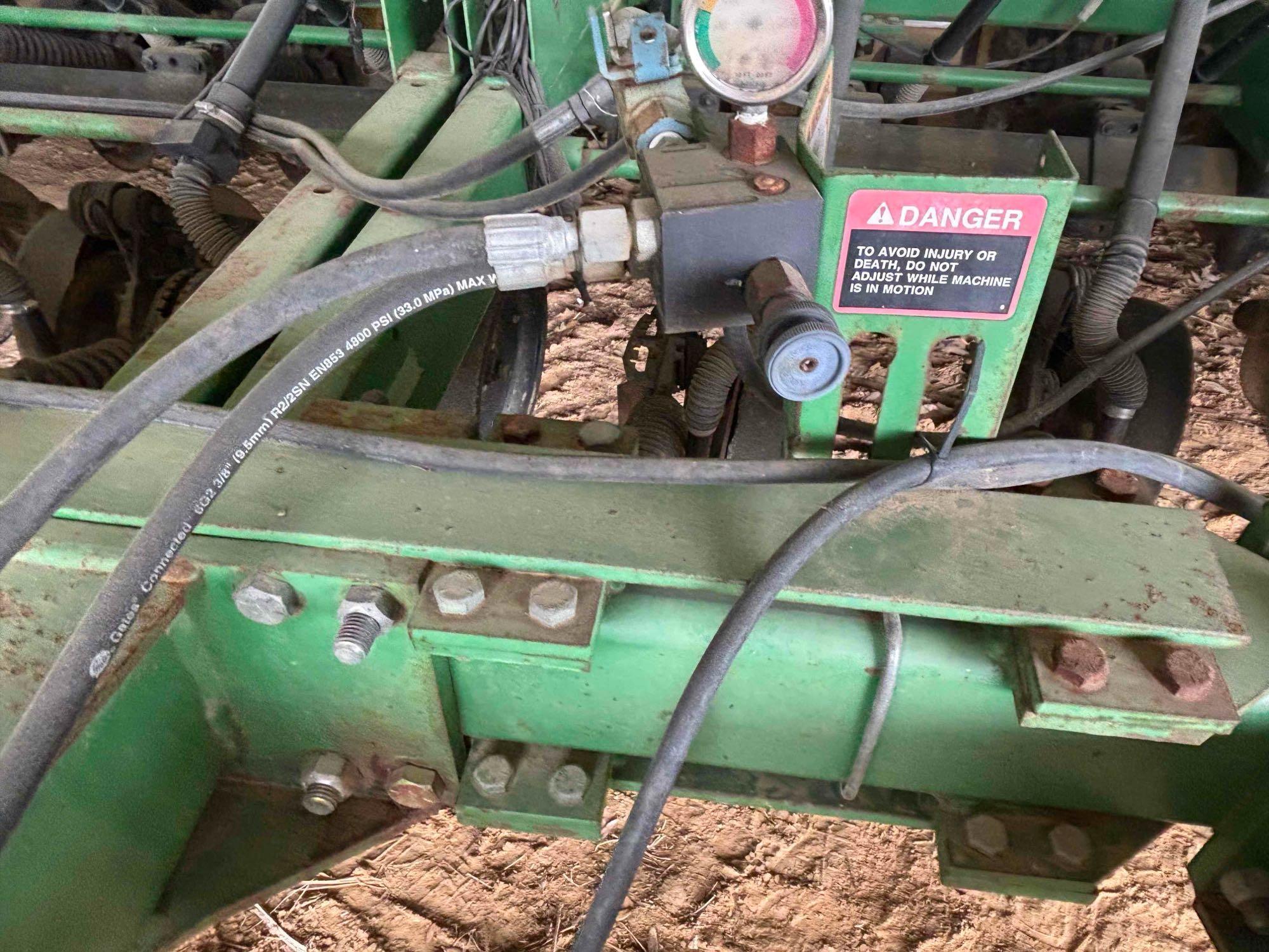 John Deere 1590 Drill