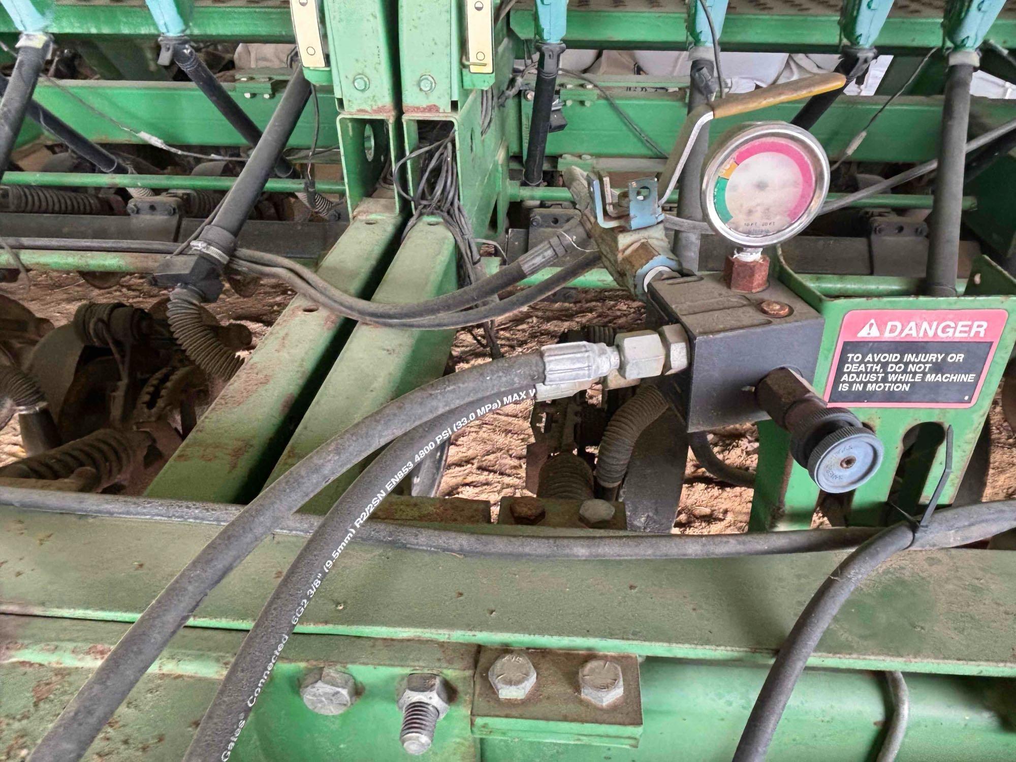 John Deere 1590 Drill