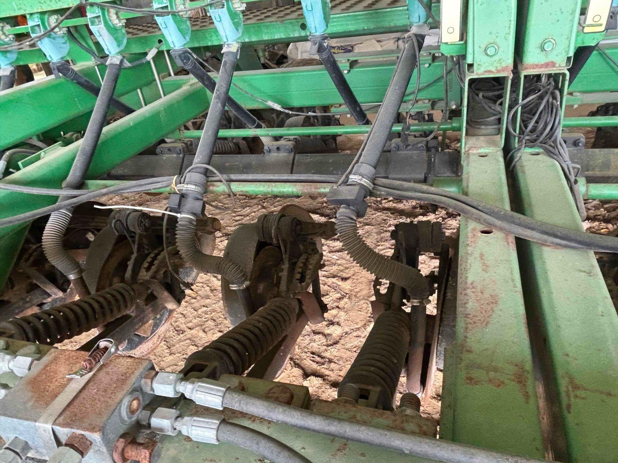 John Deere 1590 Drill