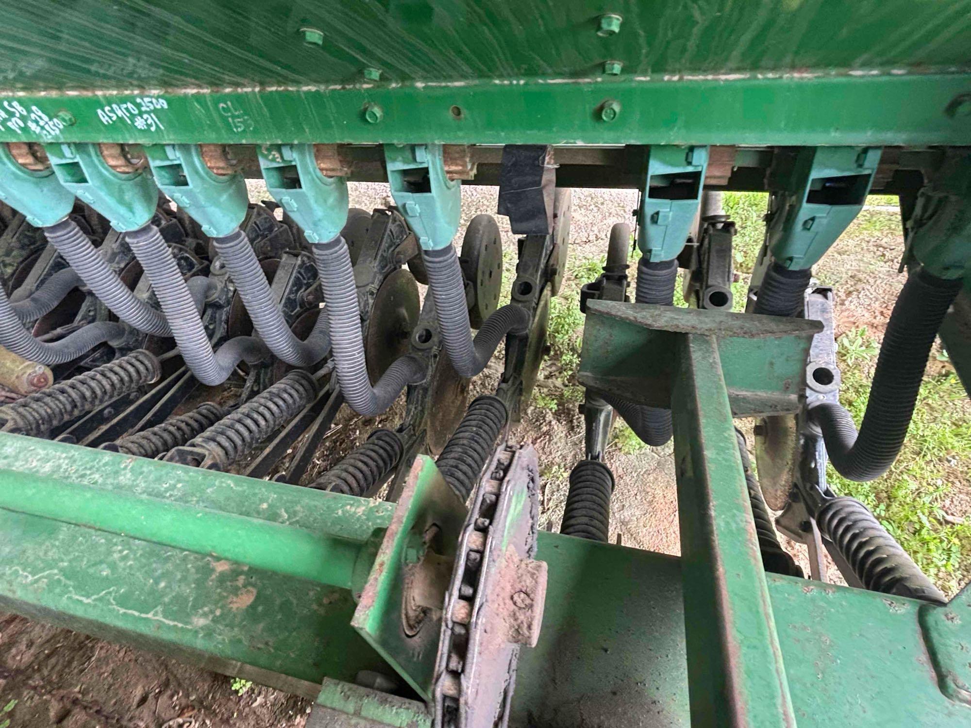 John Deere 455 Drill 30 ft