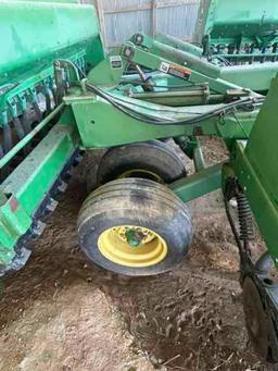 John Deere 455 Drill 30 ft