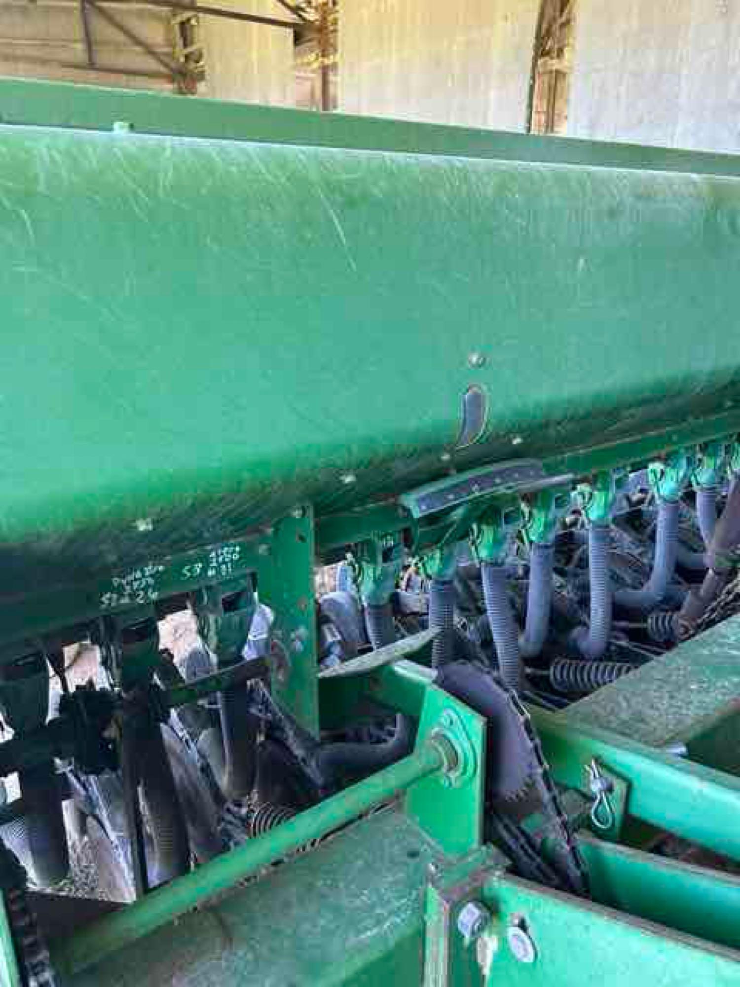 John Deere 455 Drill 30 ft