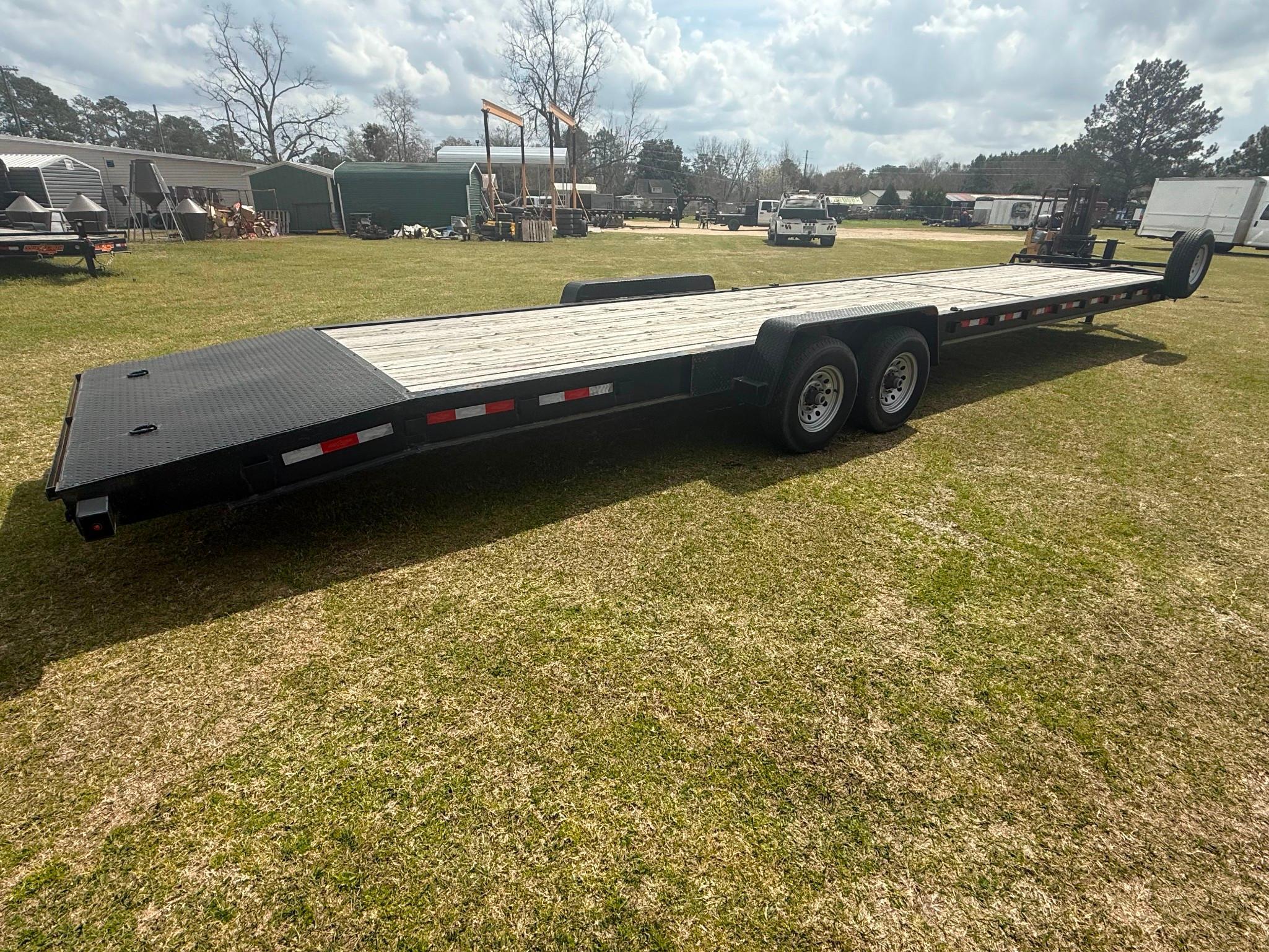 2022 Down2Earth 82in x 36ft Two-Car Hauler