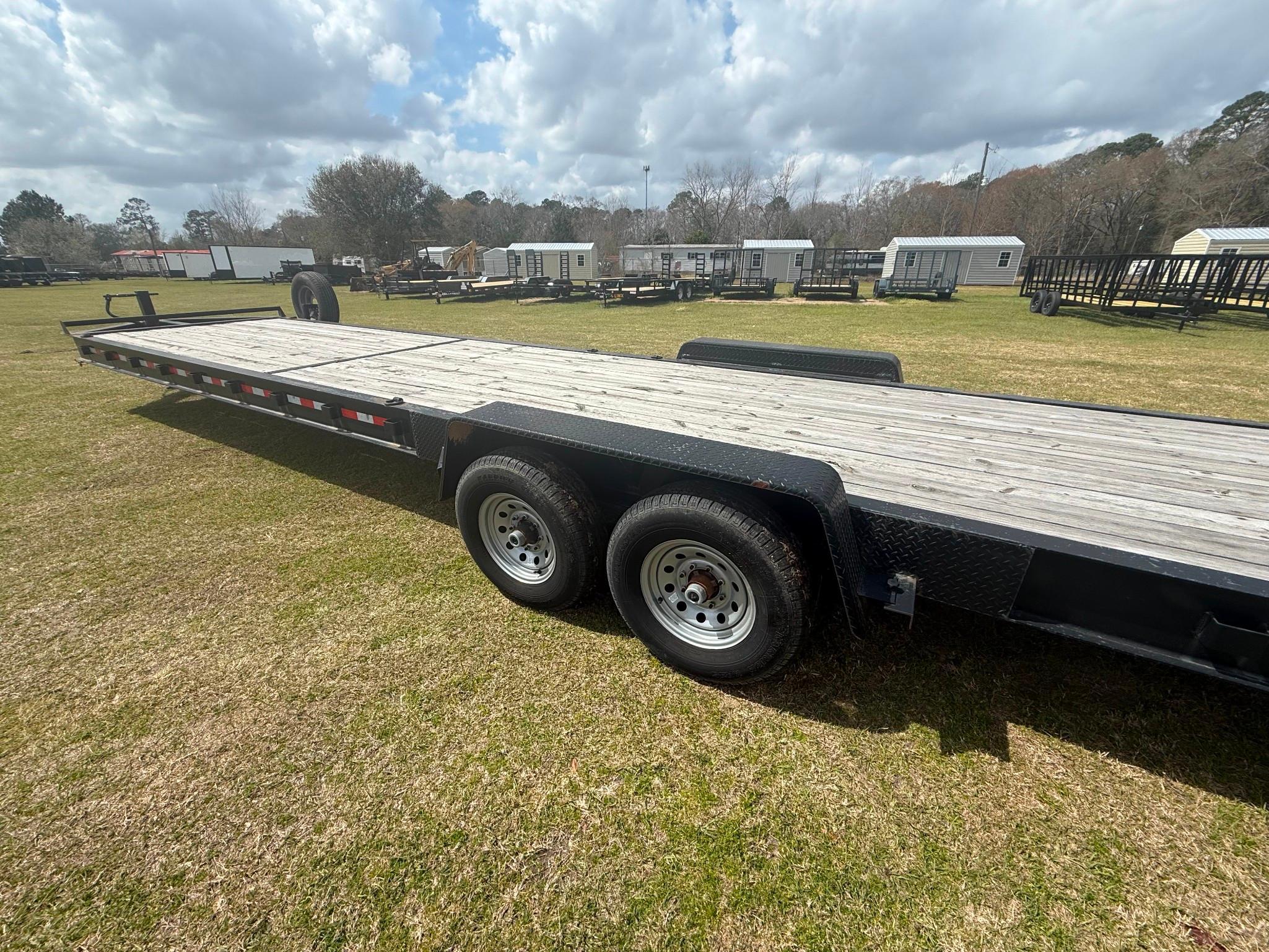 2022 Down2Earth 82in x 36ft Two-Car Hauler