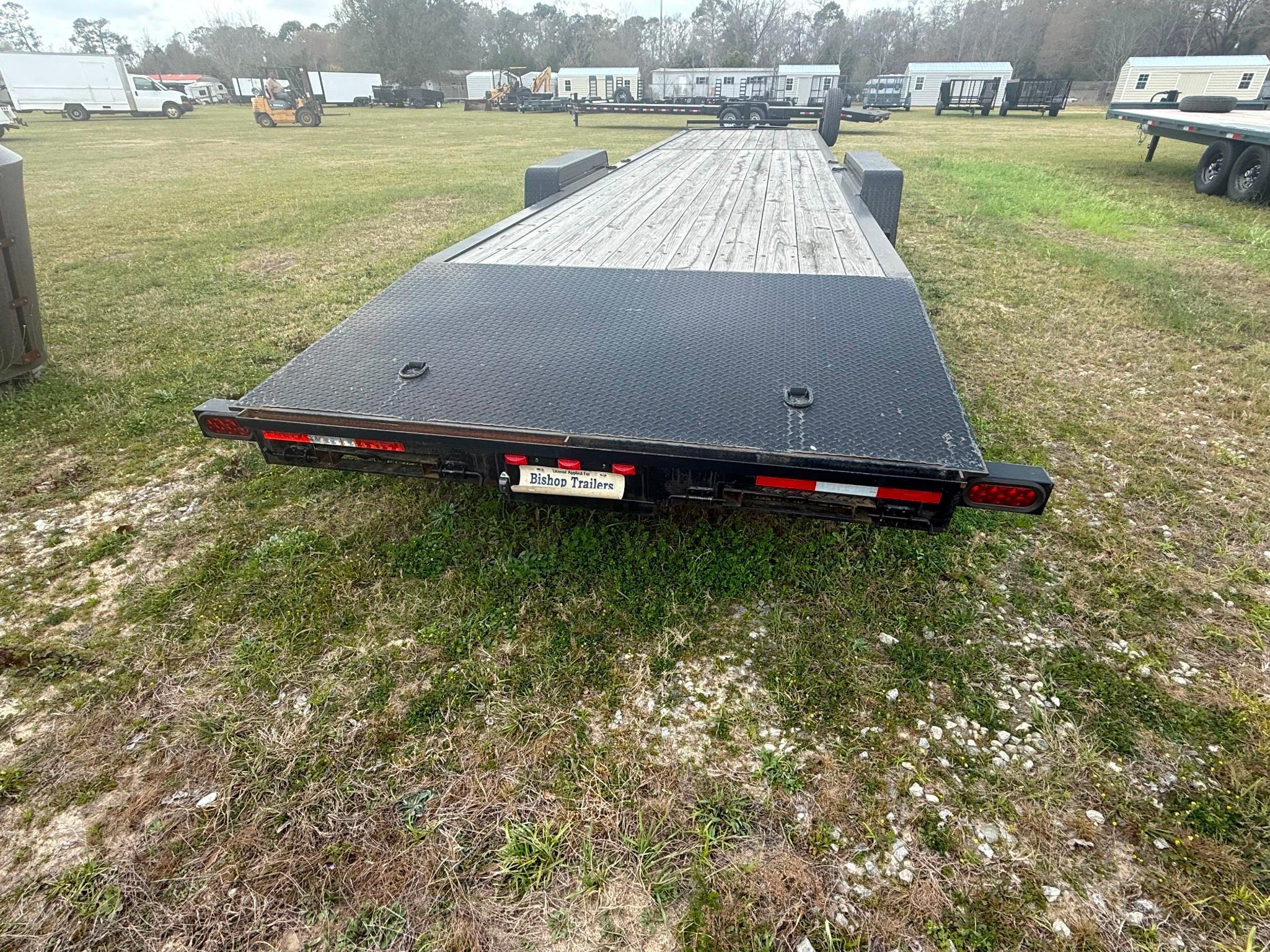 2022 Down2Earth 82in x 34ft Two-Car Hauler