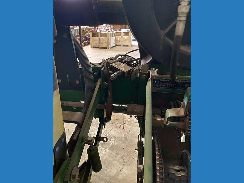 John Deere 7300 MaxEmerge 2 4-Row Planter  Adjustable Row Spacing