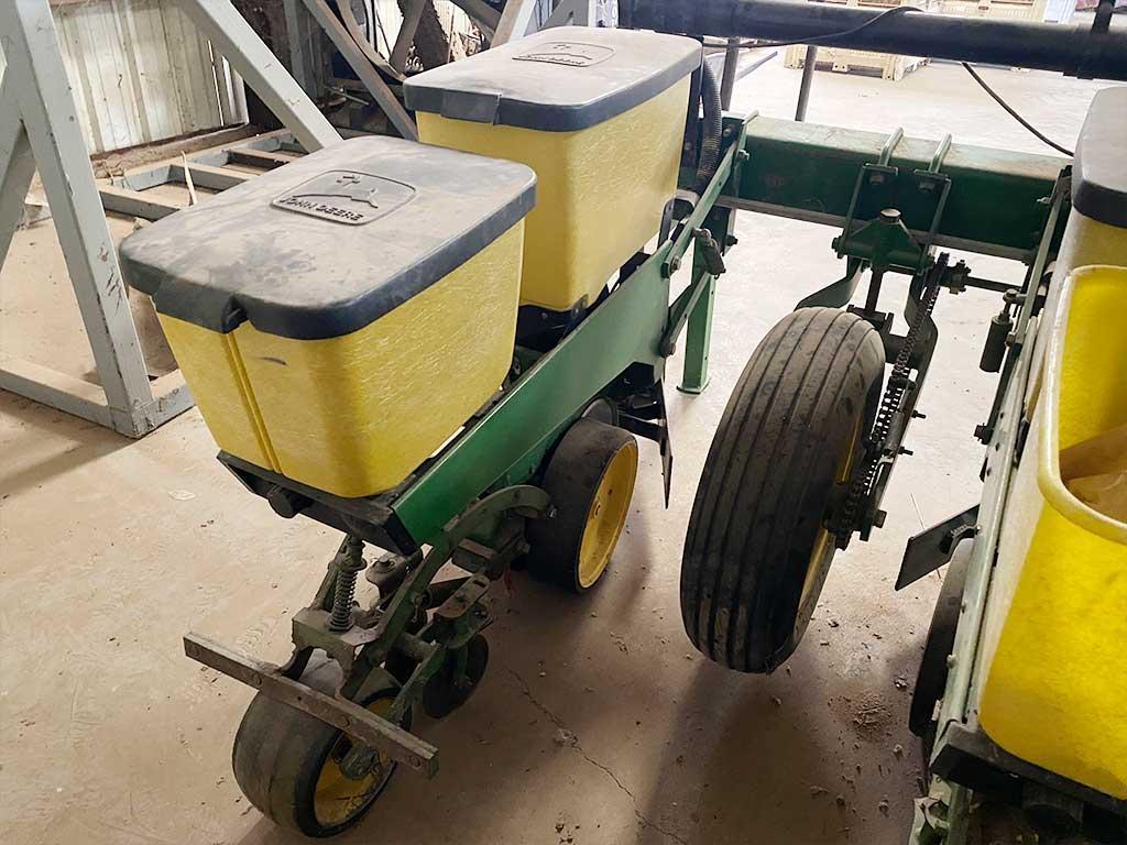 John Deere 7300 MaxEmerge 2 4-Row Planter  Adjustable Row Spacing