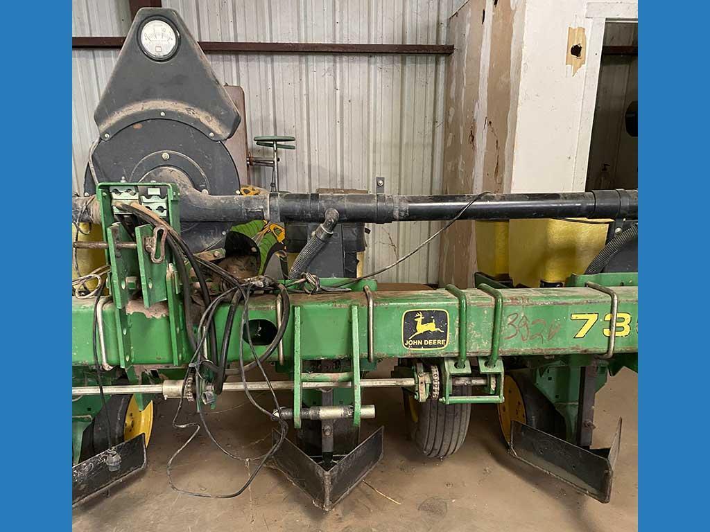 John Deere 7300 MaxEmerge 2 4-Row Planter  Adjustable Row Spacing