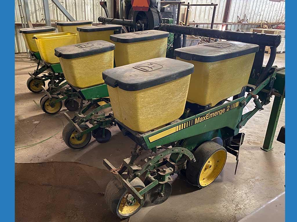 John Deere 7300 MaxEmerge 2 4-Row Planter  Adjustable Row Spacing