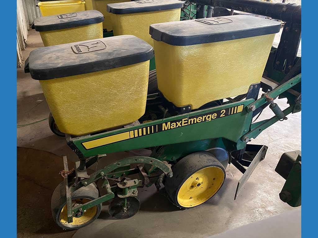 John Deere 7300 MaxEmerge 2 4-Row Planter  Adjustable Row Spacing