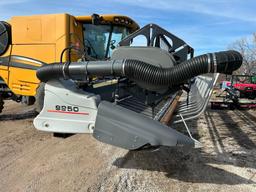 2010 Gleaner 9250 Draper Head  30' with Crary Air Wind System