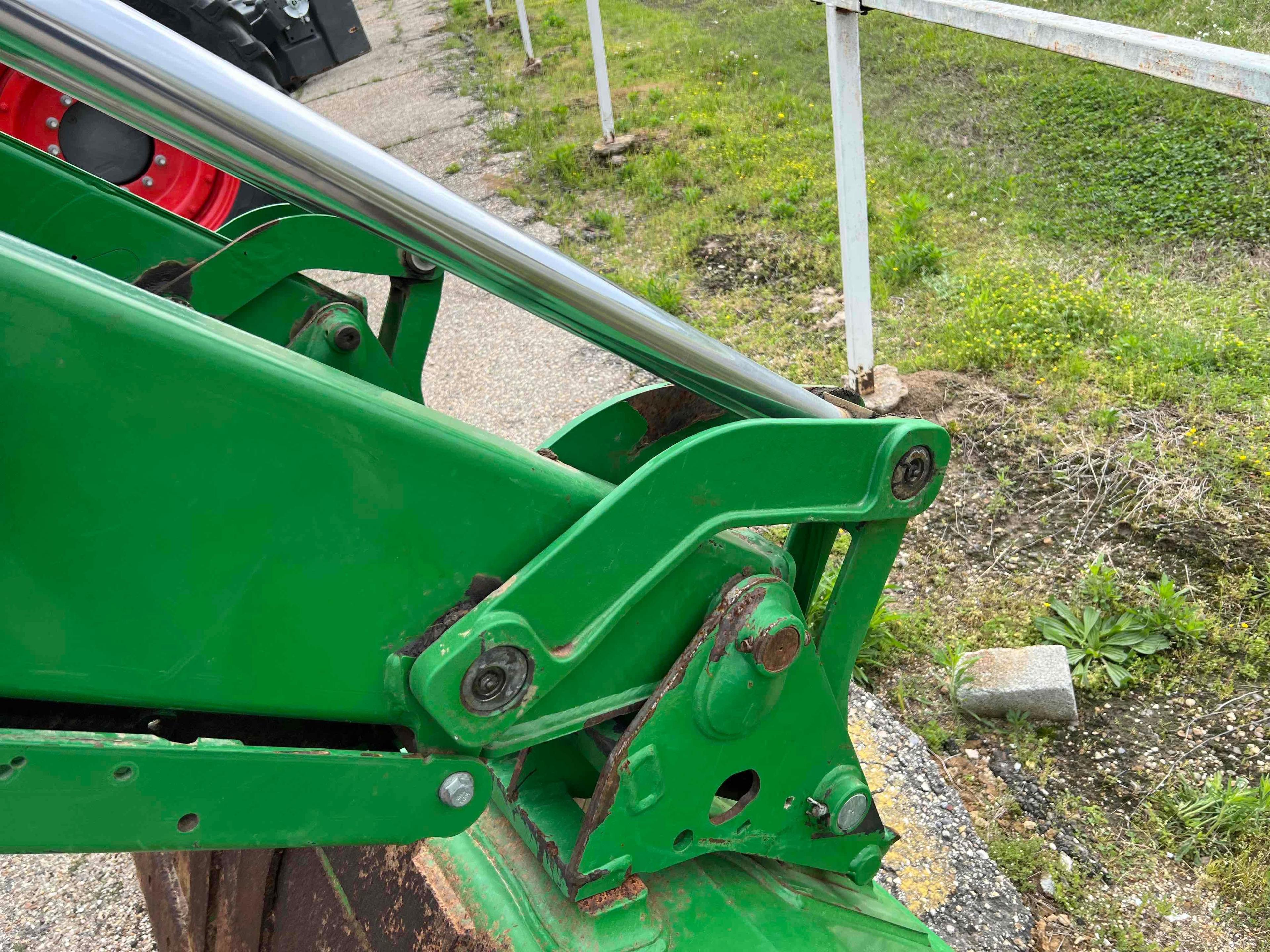 John Deere 6155R