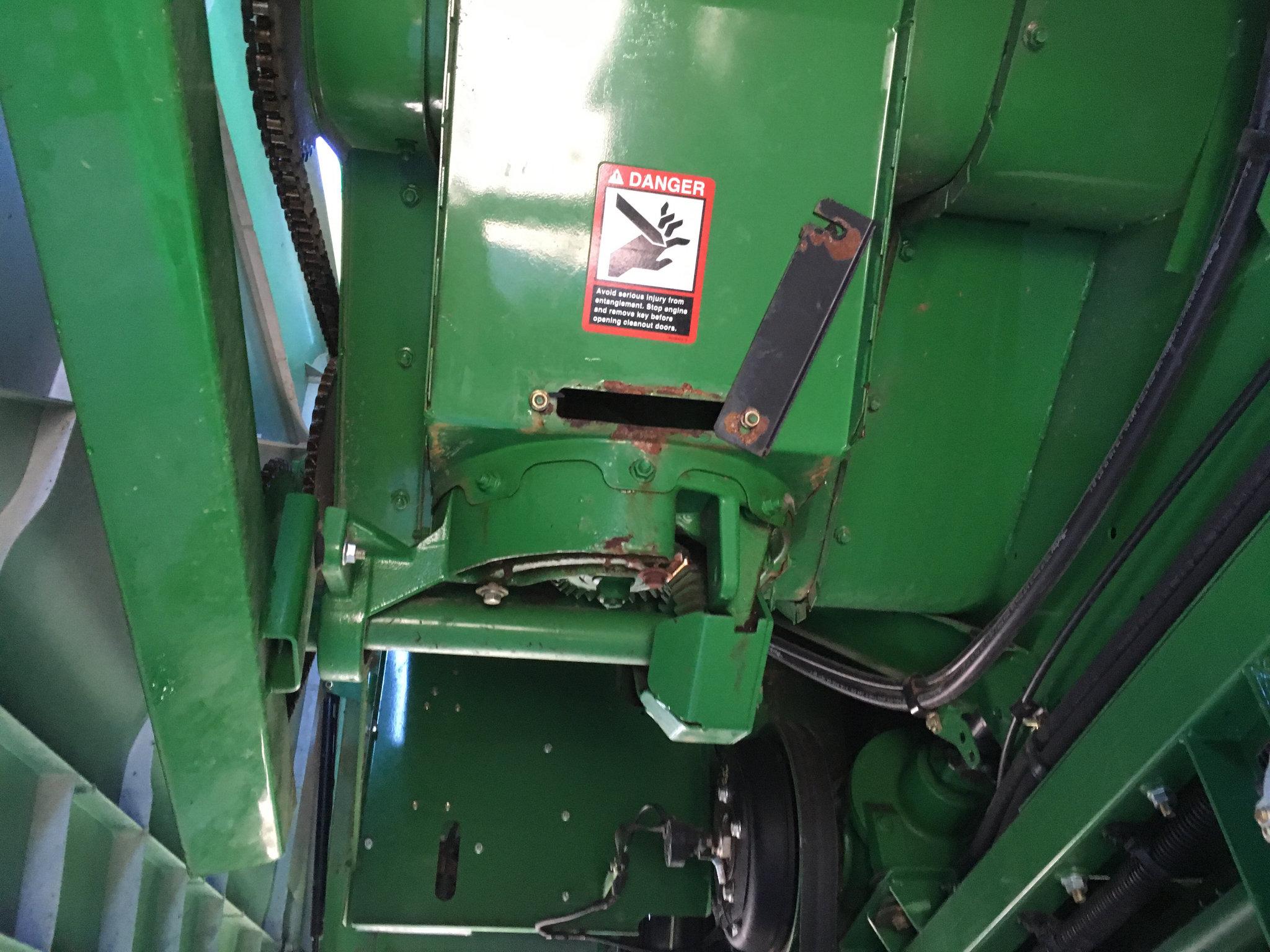 2011 JOHN DEERE 9570S