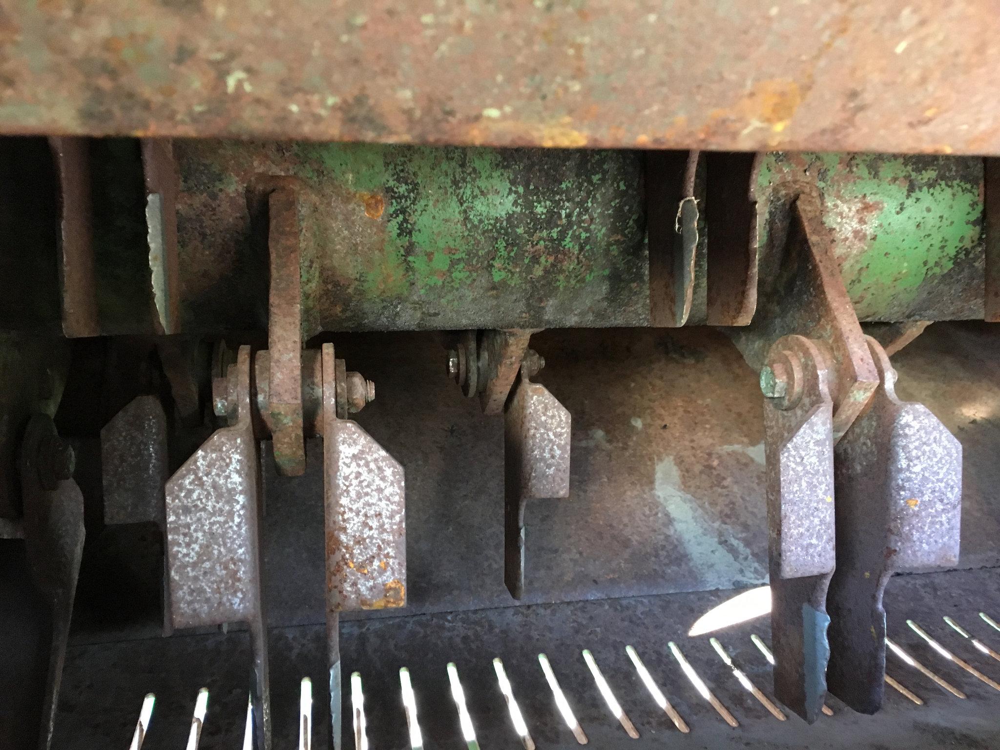 2011 JOHN DEERE 9570S
