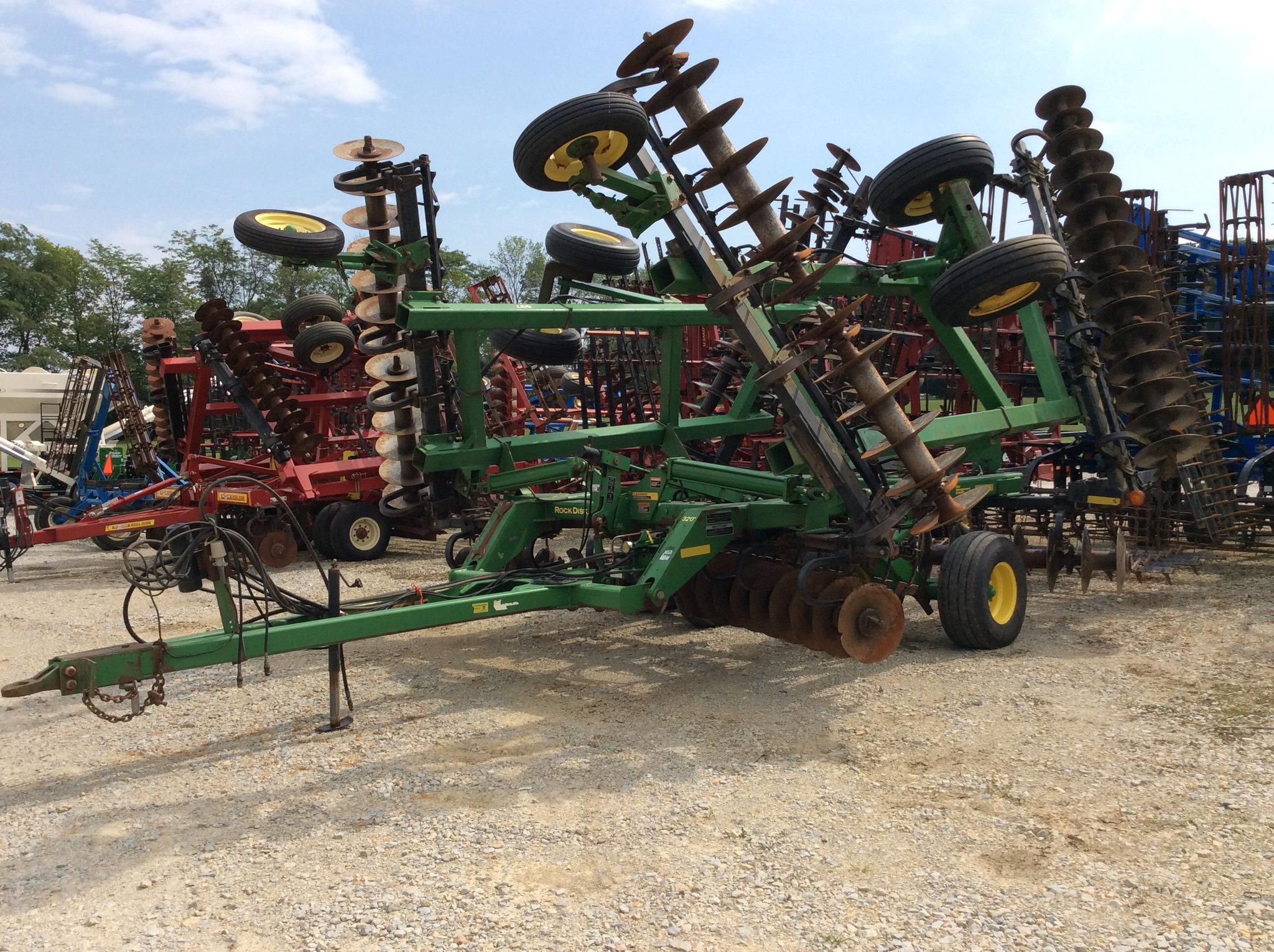 2002 JOHN DEERE 637
