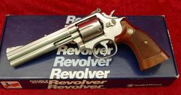 Smith & Wesson 682-2 357 Magnum Revolver