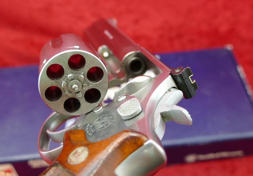Smith & Wesson 682-2 357 Magnum Revolver