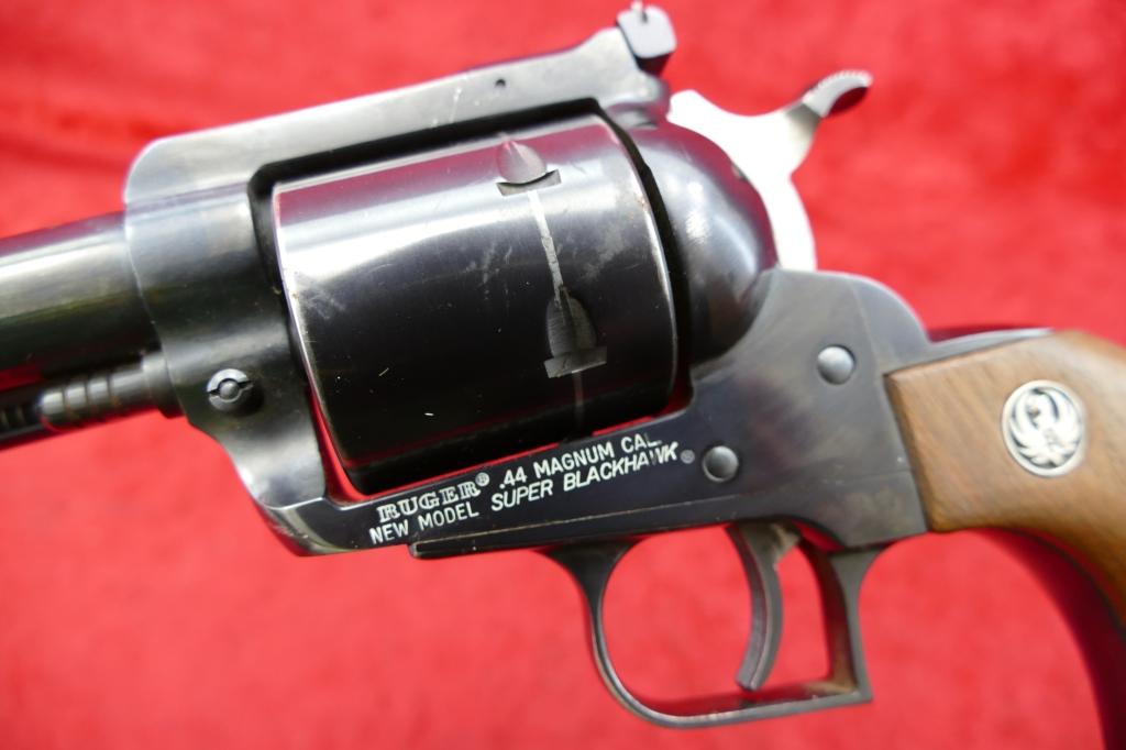 Ruger New Model Super Blackhawk 44 Mag Revolver